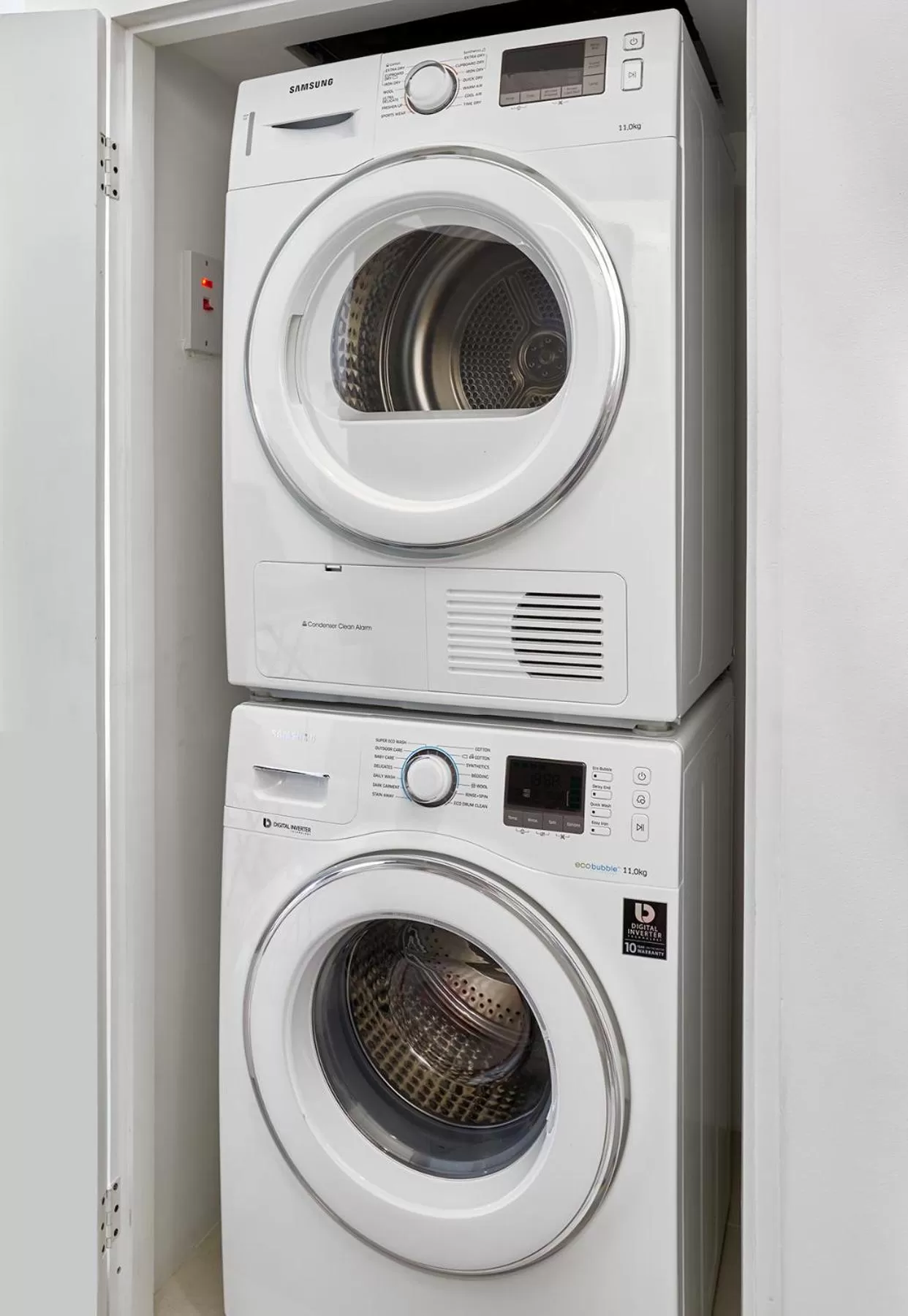 washing machine in R Hotel Kingston