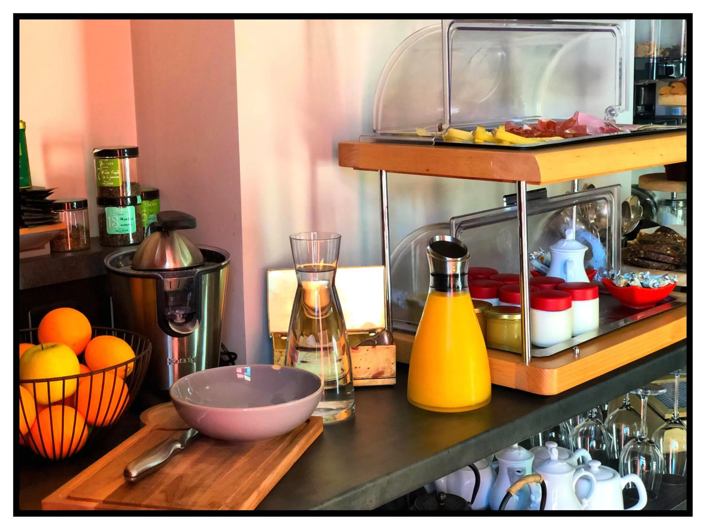 Food and drinks in Dupain & Dubeurre Appart'Hôtel - Parking