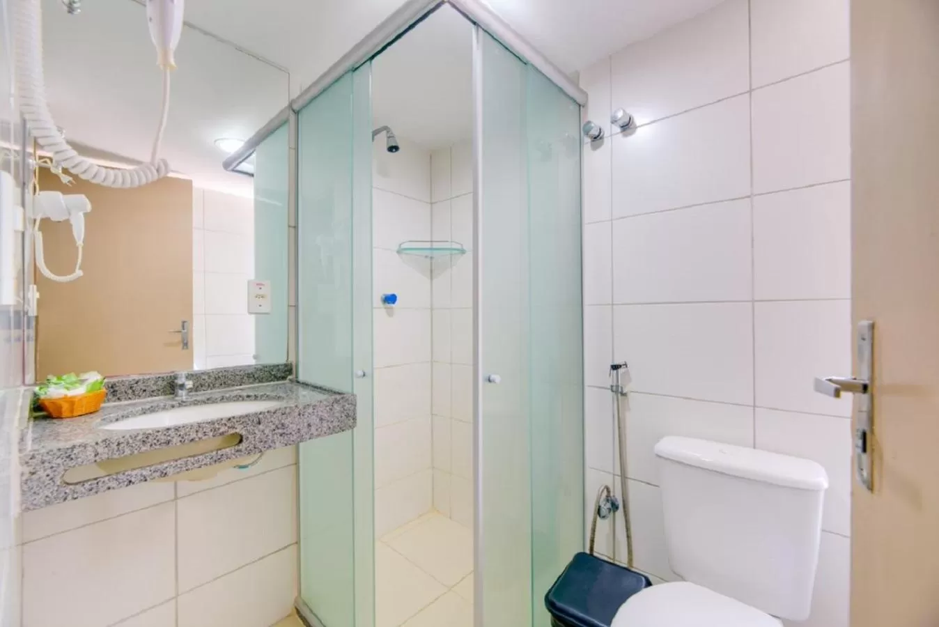 Bathroom in Vistamar Hotel