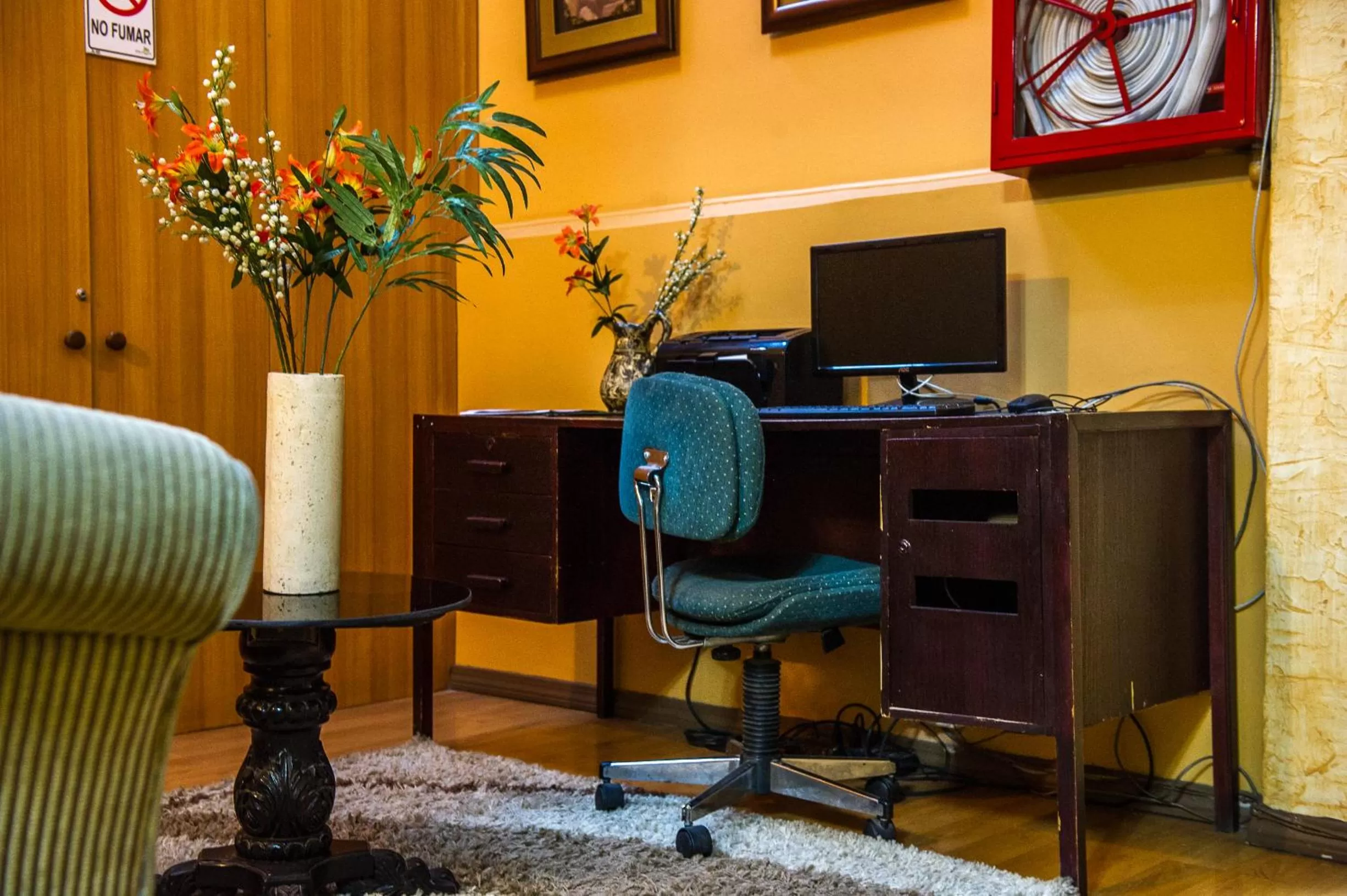 Seating area, TV/Entertainment Center in Hotel Dikran