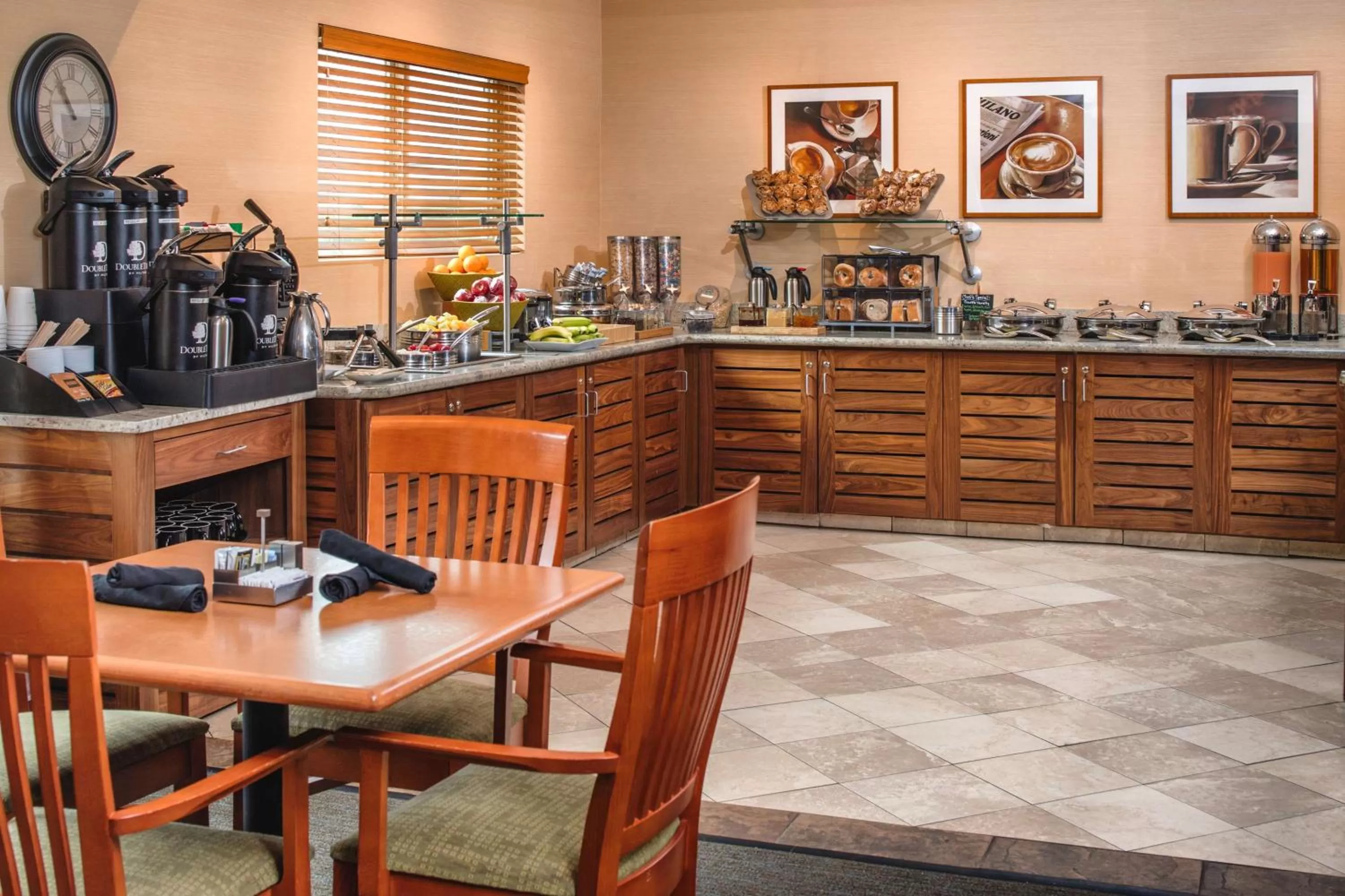 Restaurant/places to eat in DoubleTree by Hilton Portland - Beaverton