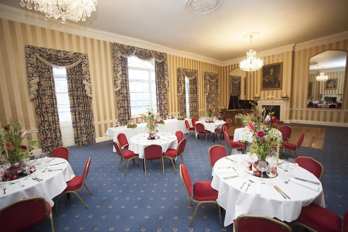 Restaurant/places to eat in Norfolk Arms Hotel