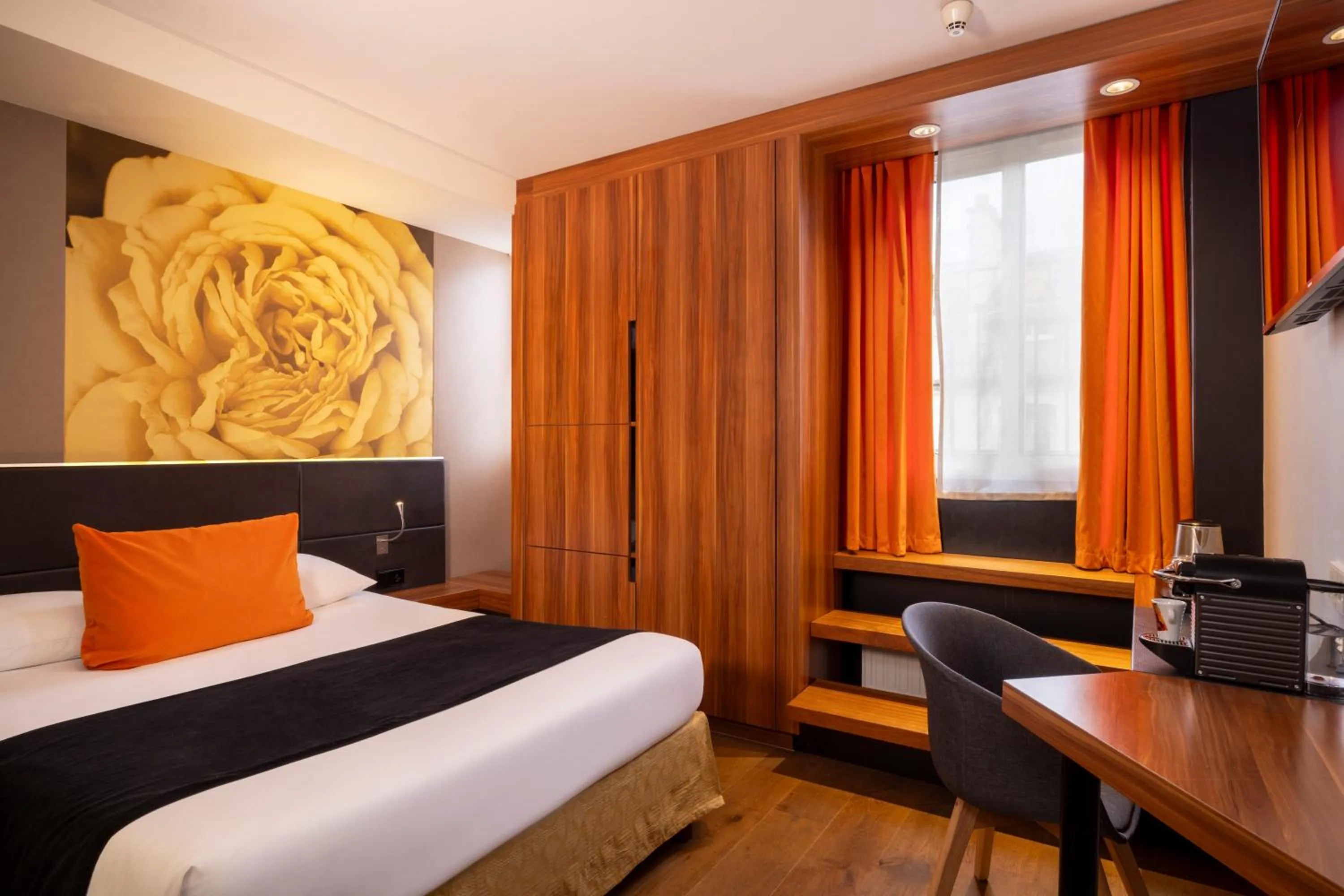 Bedroom, Bed in Hôtel Elixir