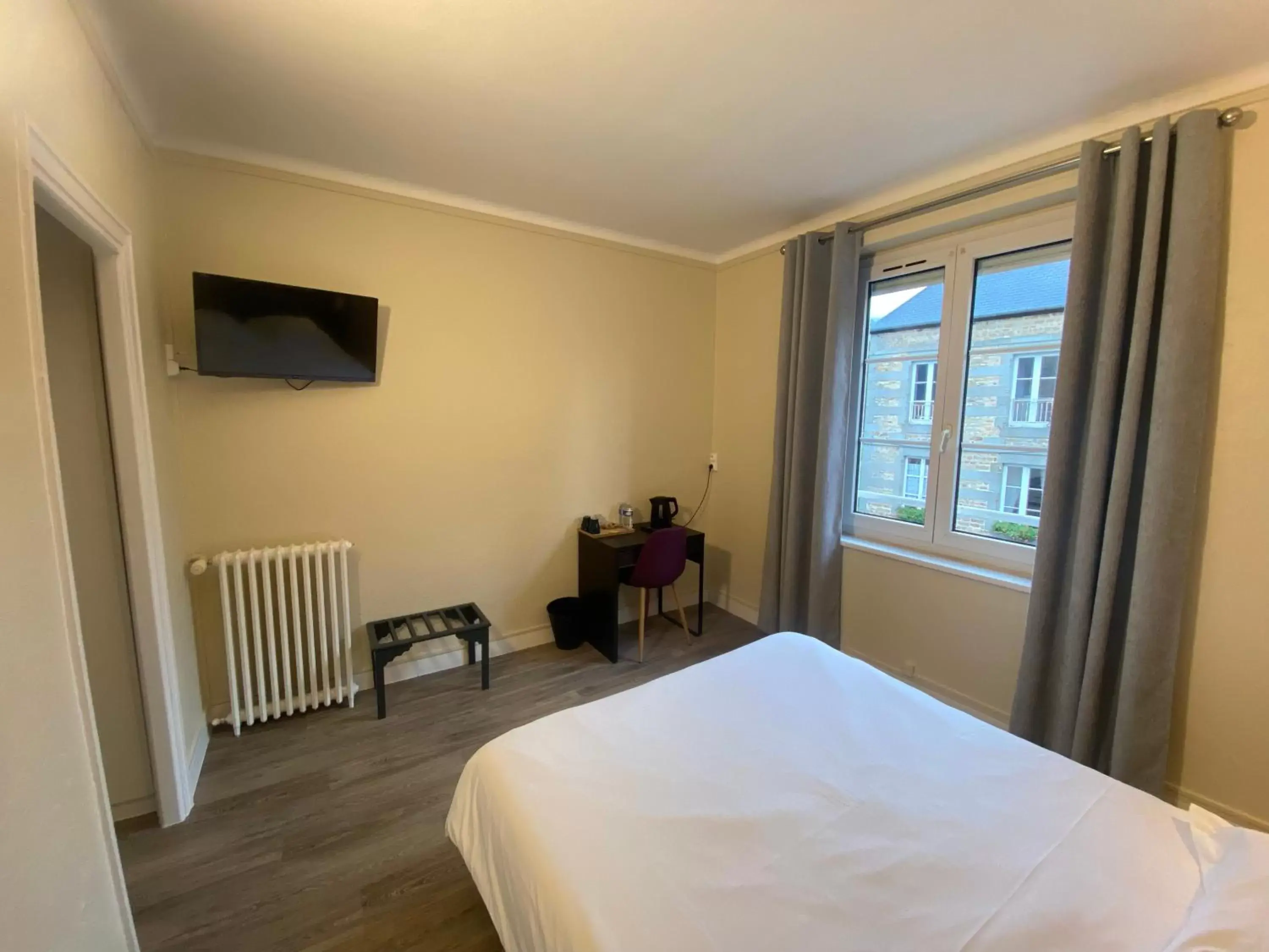 Classique Double/Twin Room in Hotel De La Poste Classique Double/Twin Room in Hotel De La Poste