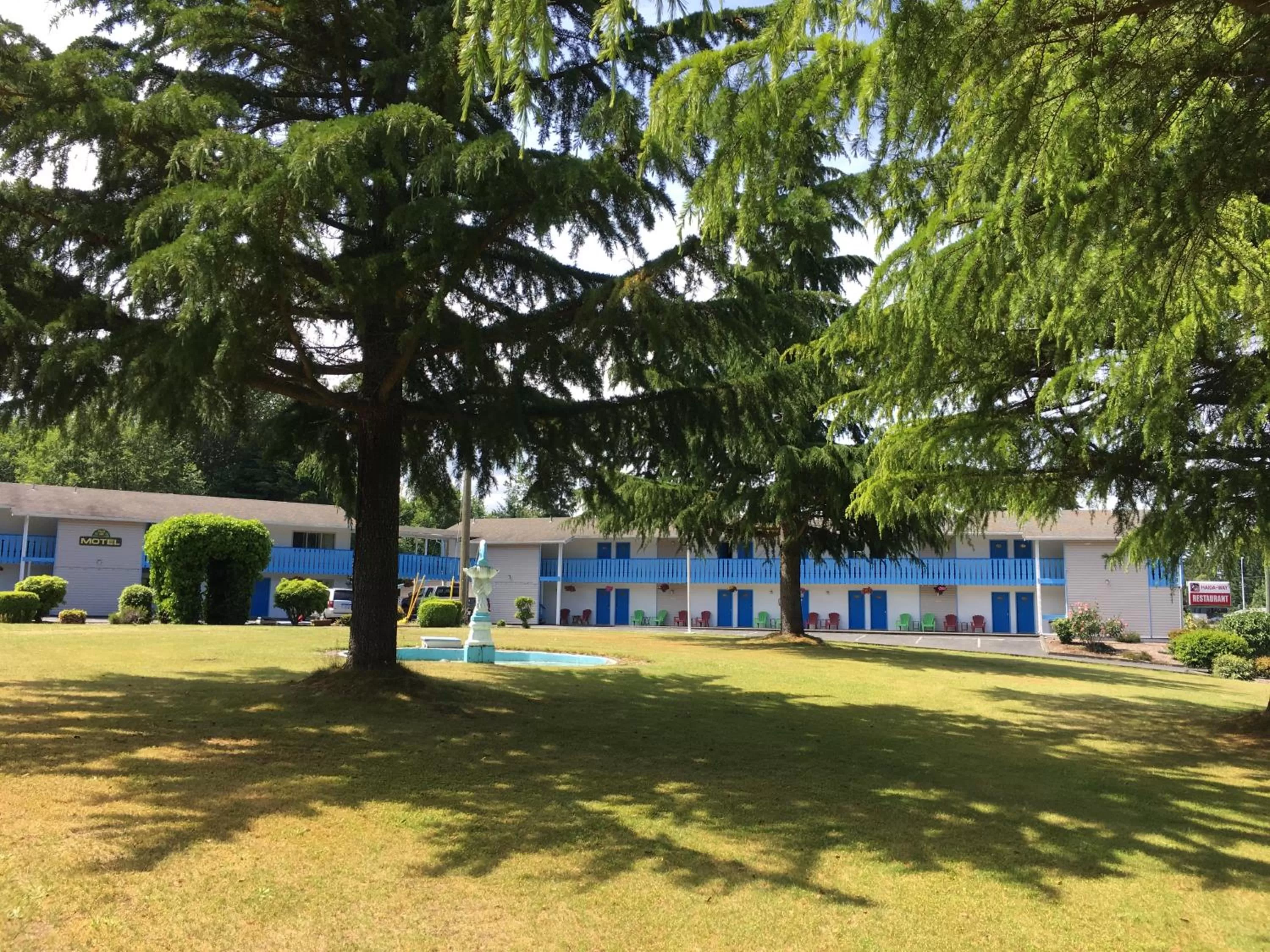Garden view in Fuller Lake Chemainus Motel