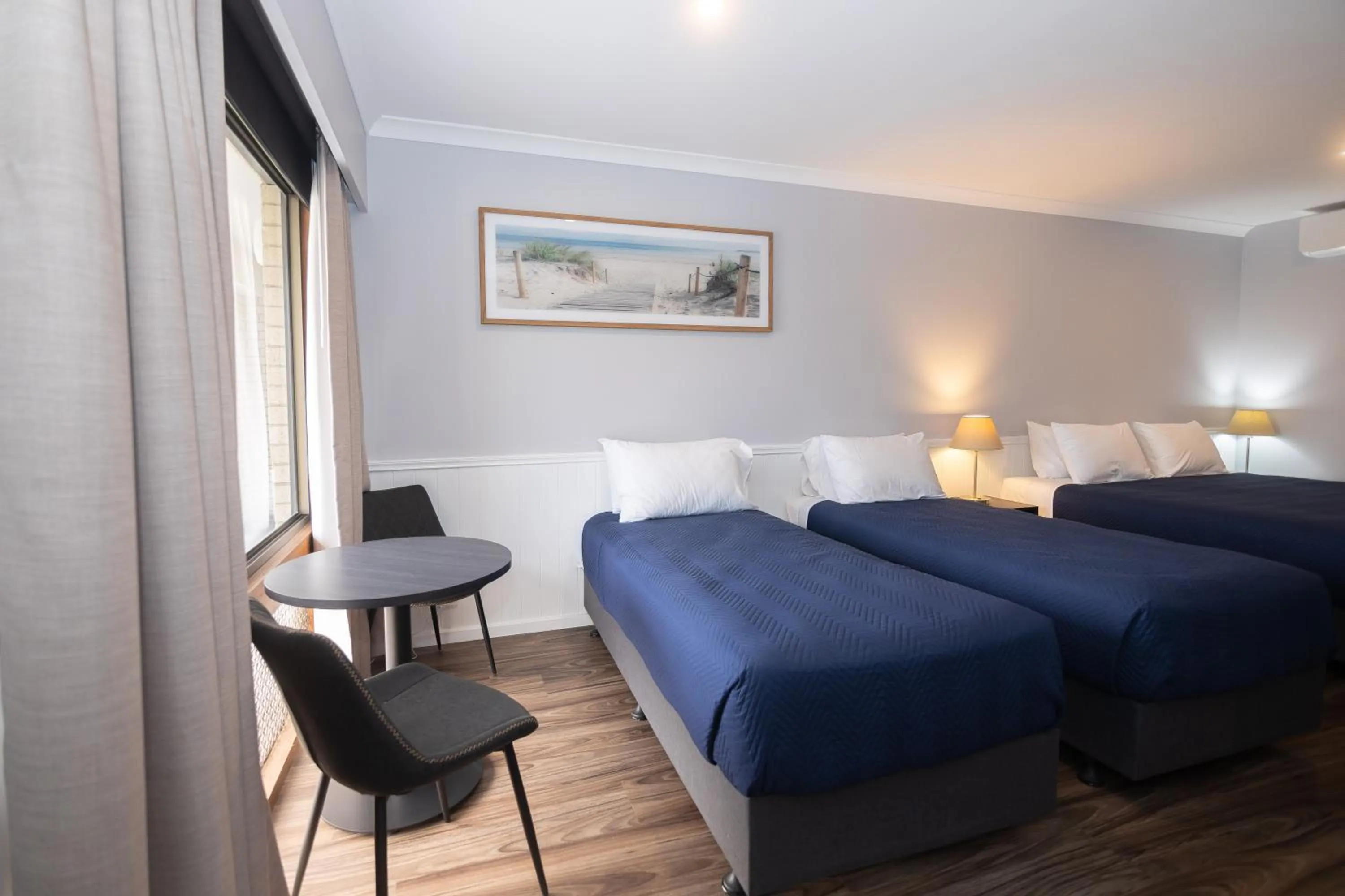 Bedroom, Bed in Dog Rock Motel