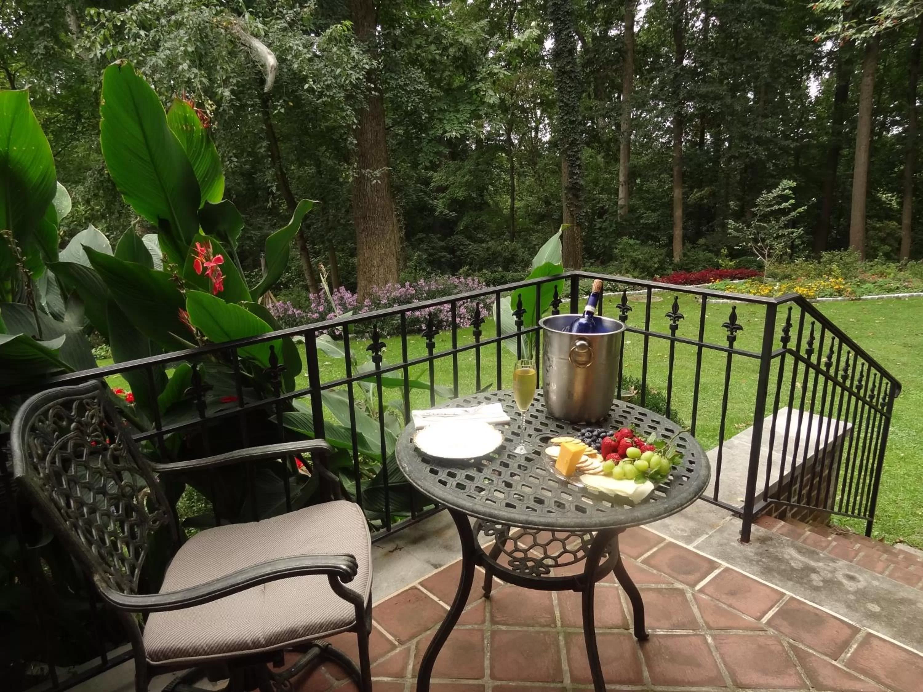 Garden view in Gramercy Mansion