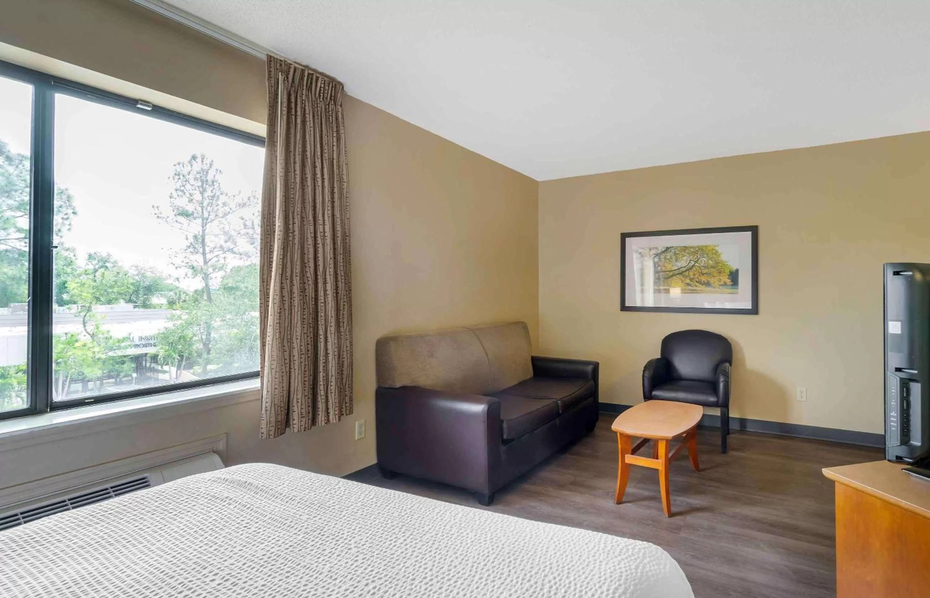 Bedroom, Bed in Extended Stay America Select Suites Tampa Airport Memorial Hwy
