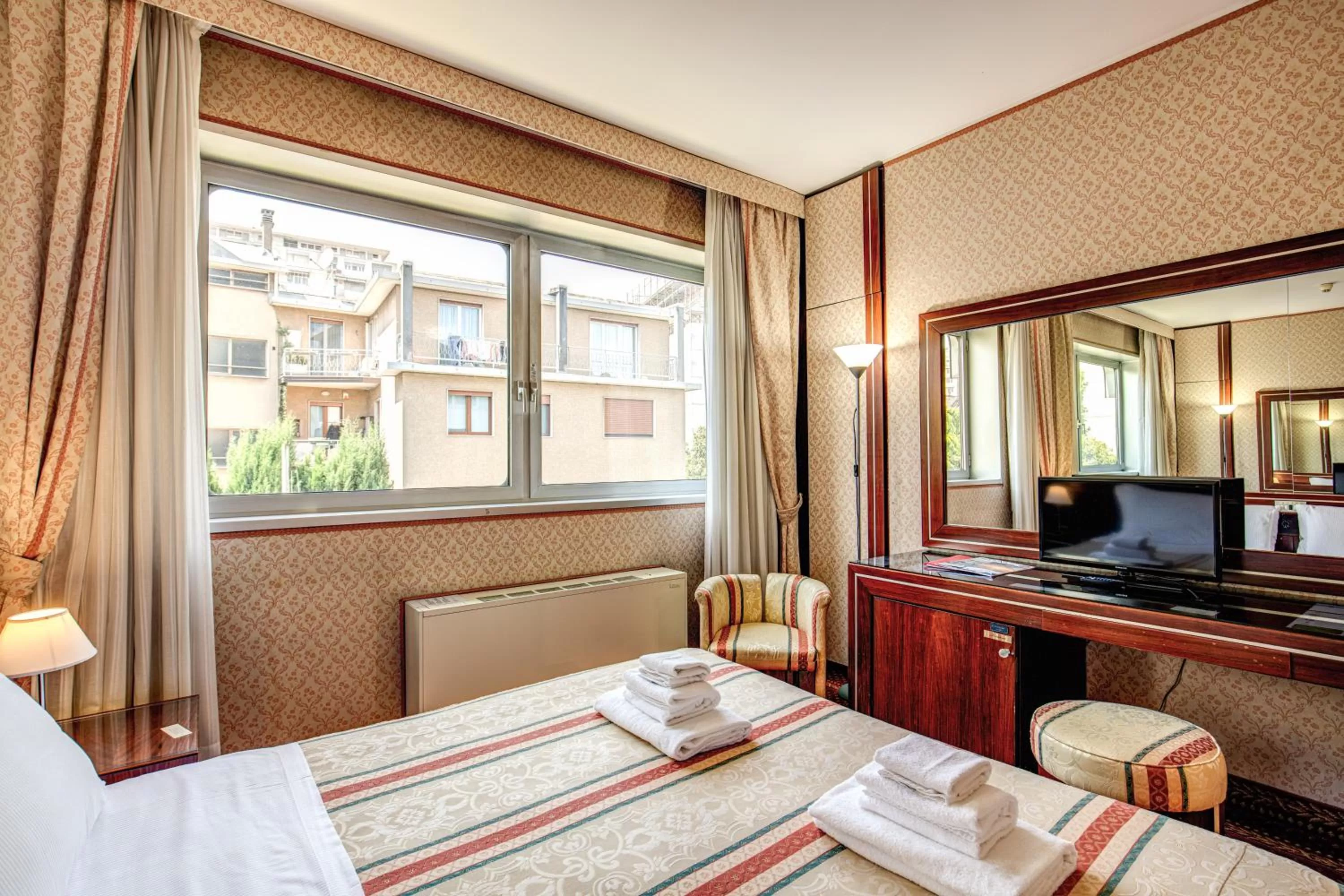 Photo of the whole room in Venice Michelangelo Hotel