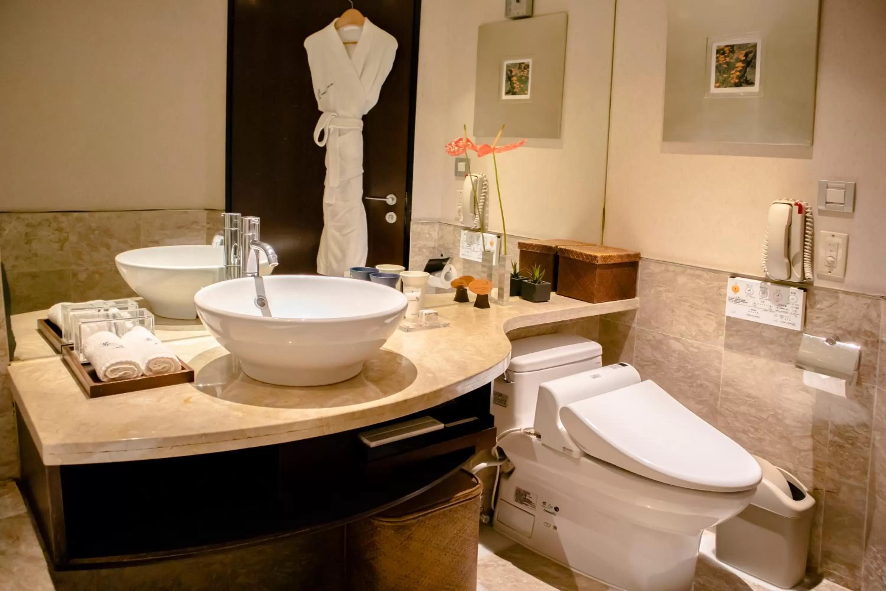 Toilet in Les Suites Taipei - Da An