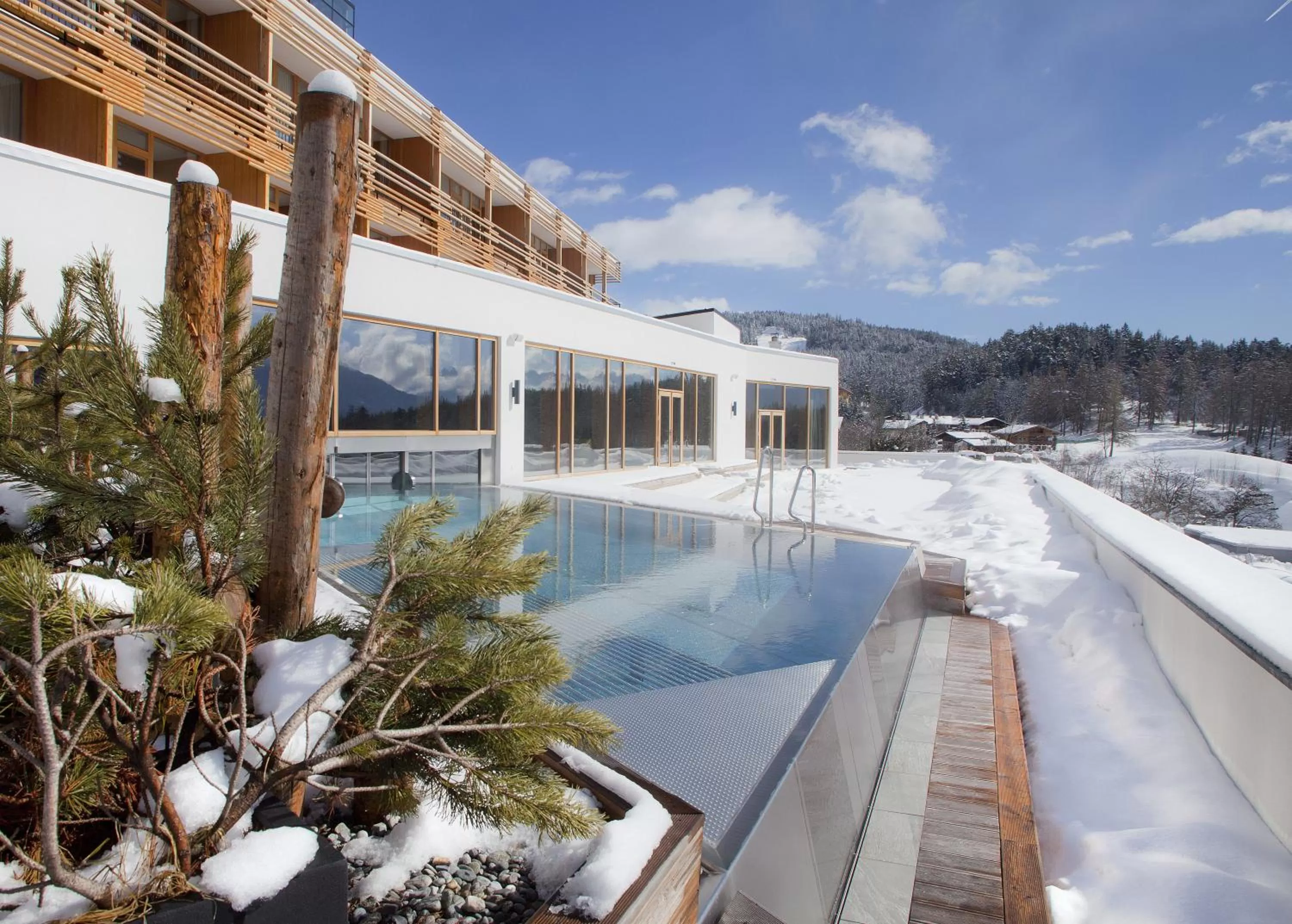 Winter in NIDUM - Casual Luxury Hotel