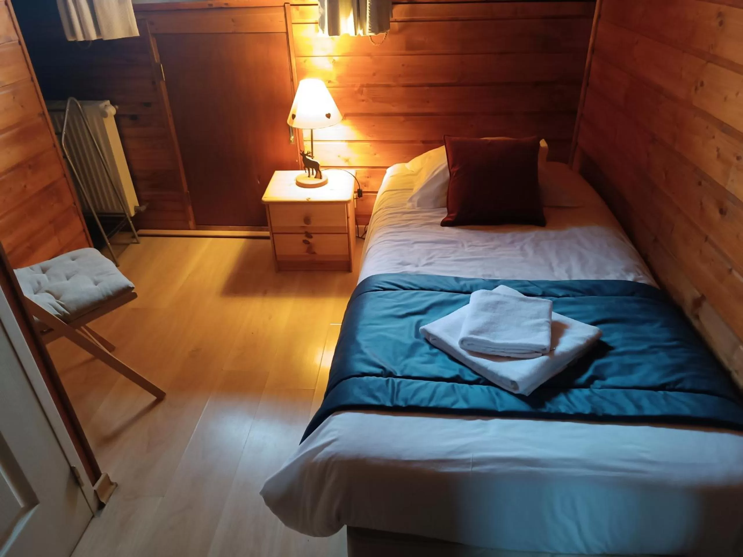 Bedroom, Bed in Hôtel de l'Impossible