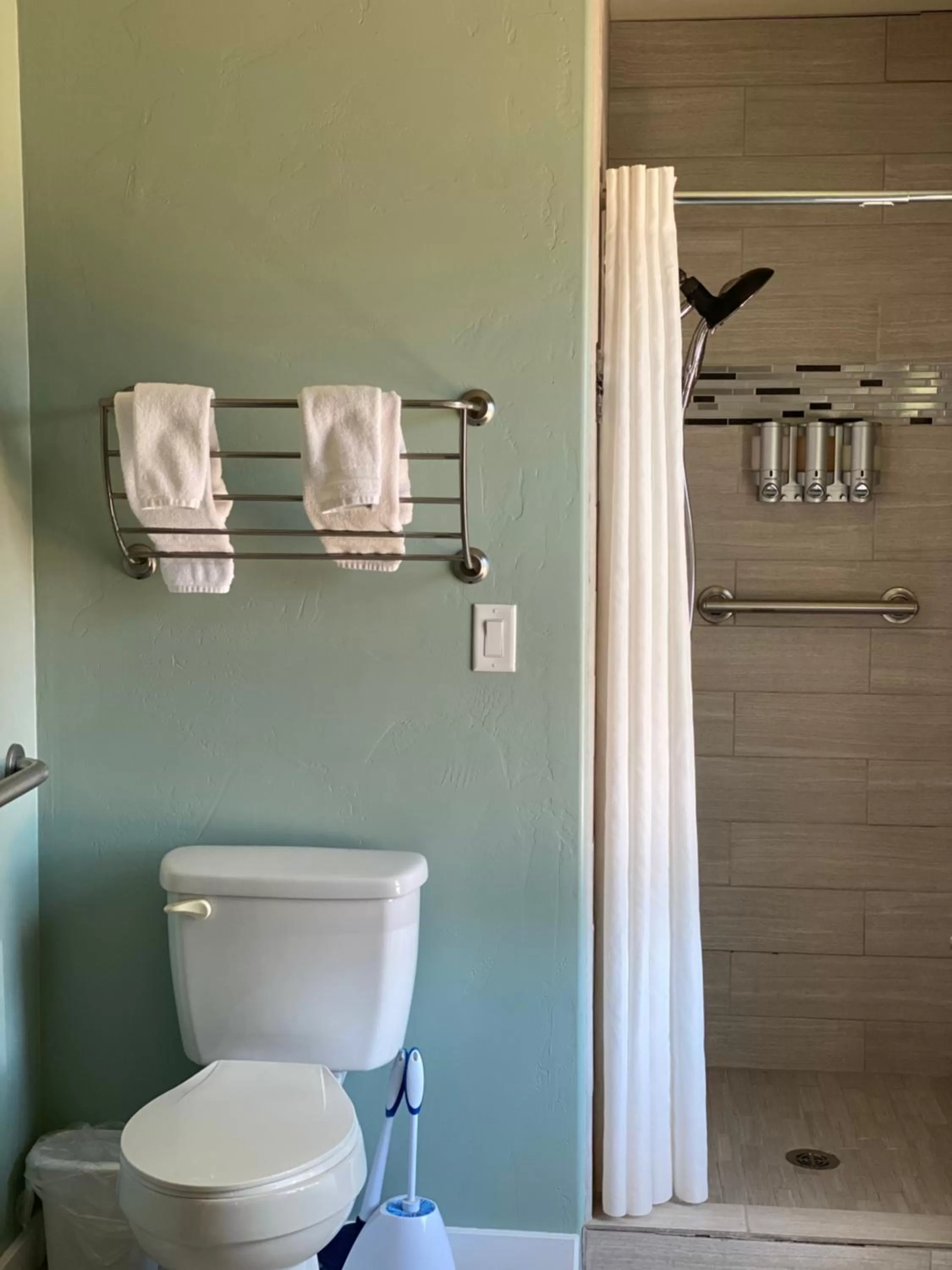 Bathroom in The Flagstone Boutique Inn & Suites