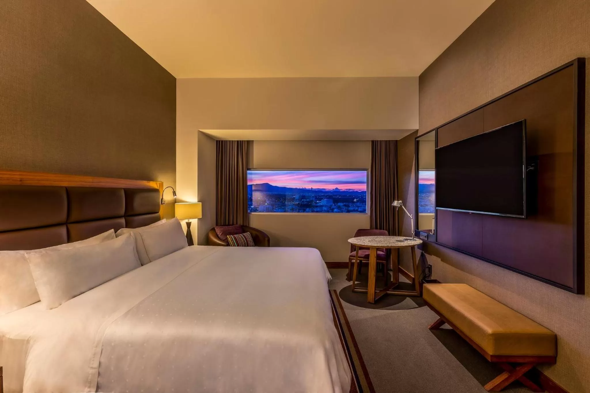 Photo of the whole room, Bed in Fiesta Americana San Luis Potosi