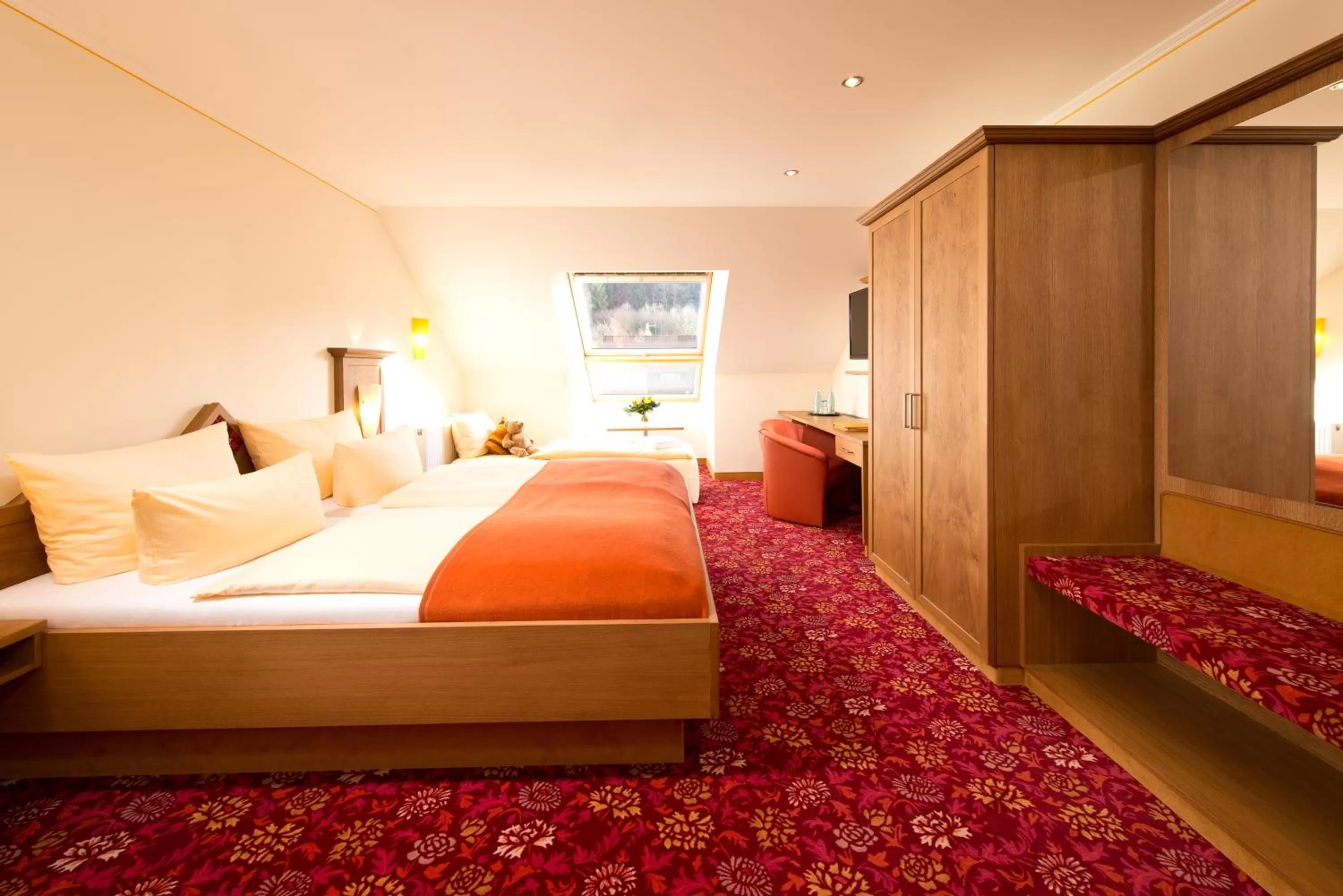 Photo of the whole room, Bed in Silberkönig Schwarzwald Hotel & Restaurant Ringhotel