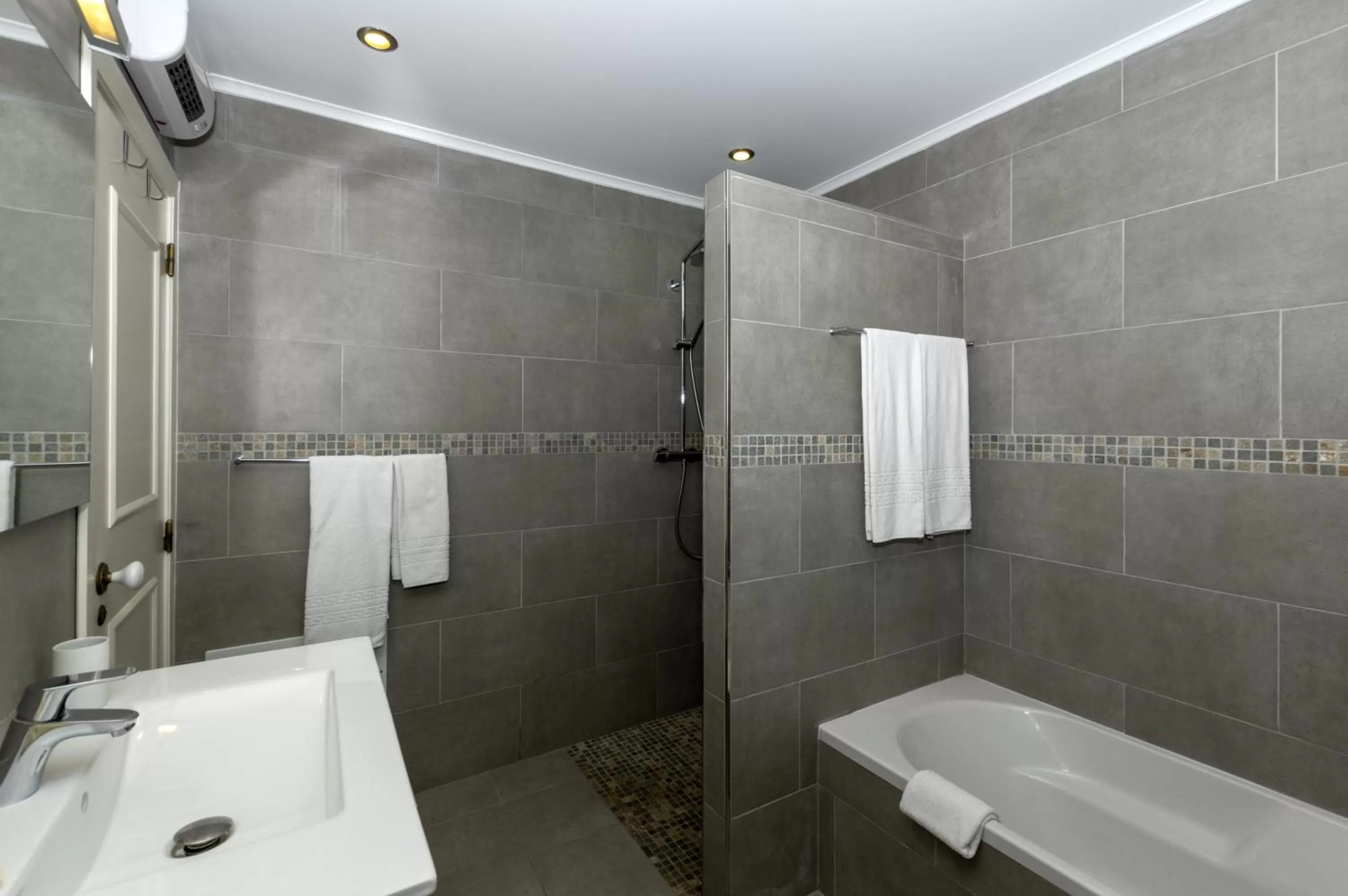 Toilet in Rocha Brava Village Resort