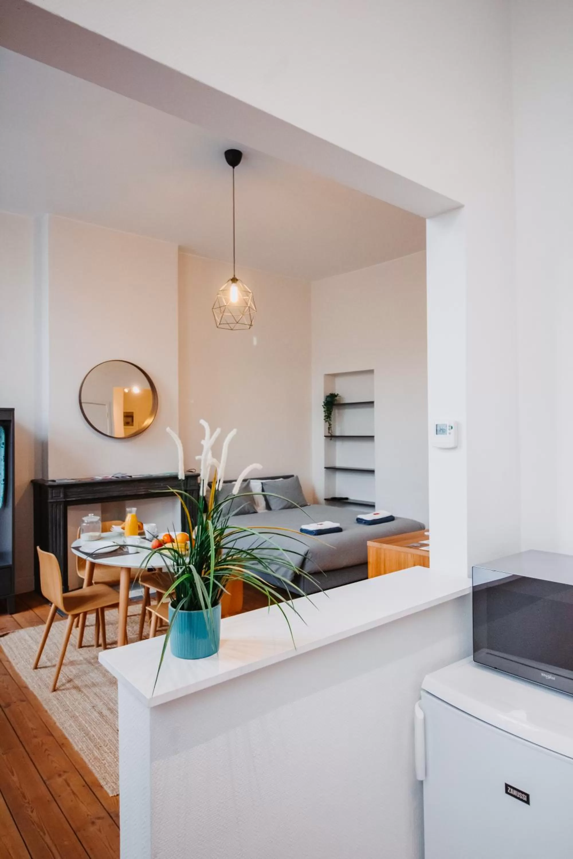 Photo of the whole room, Bed in Super central in Brussels