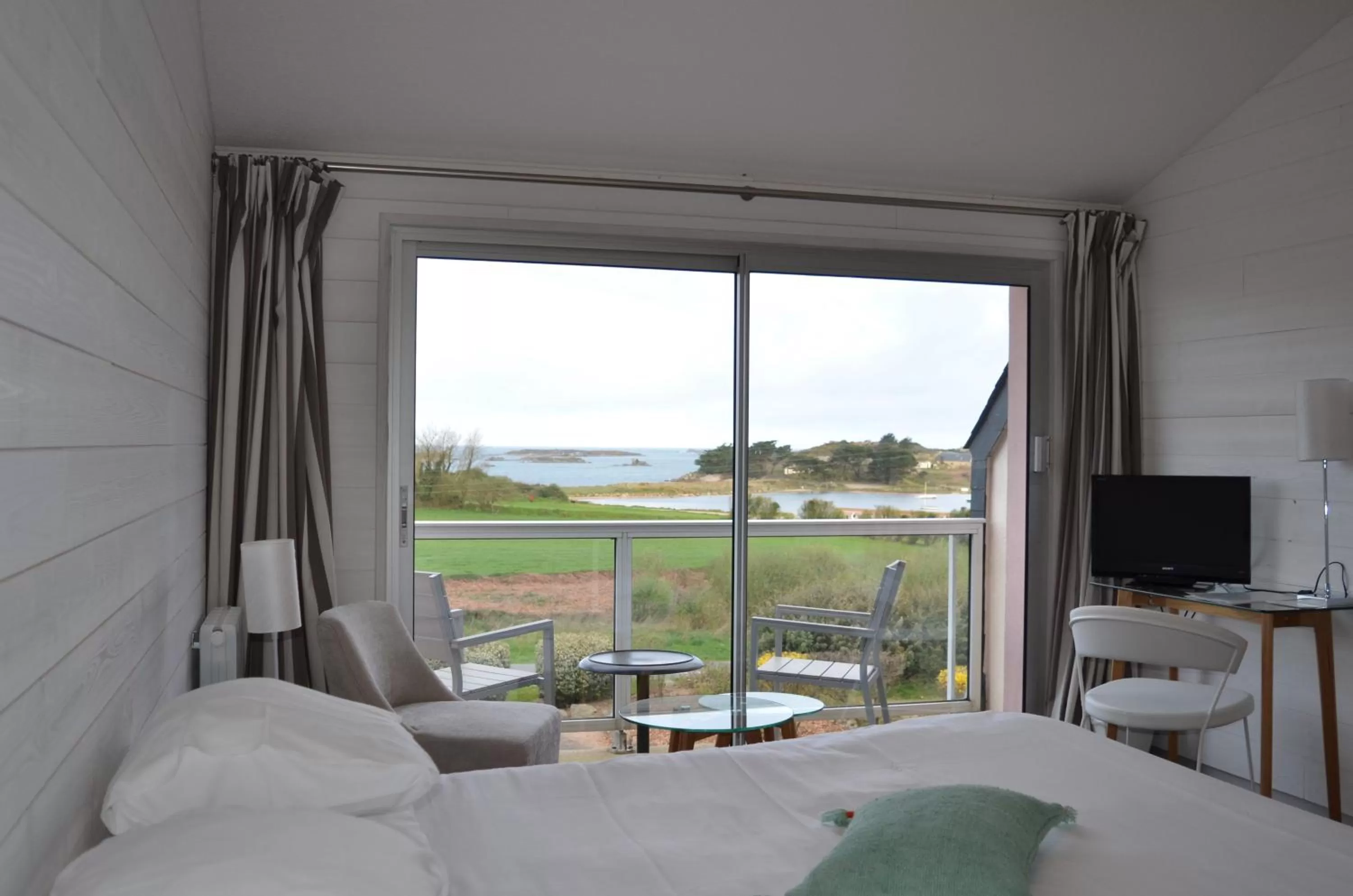 Bed in Hotel Le Toeno