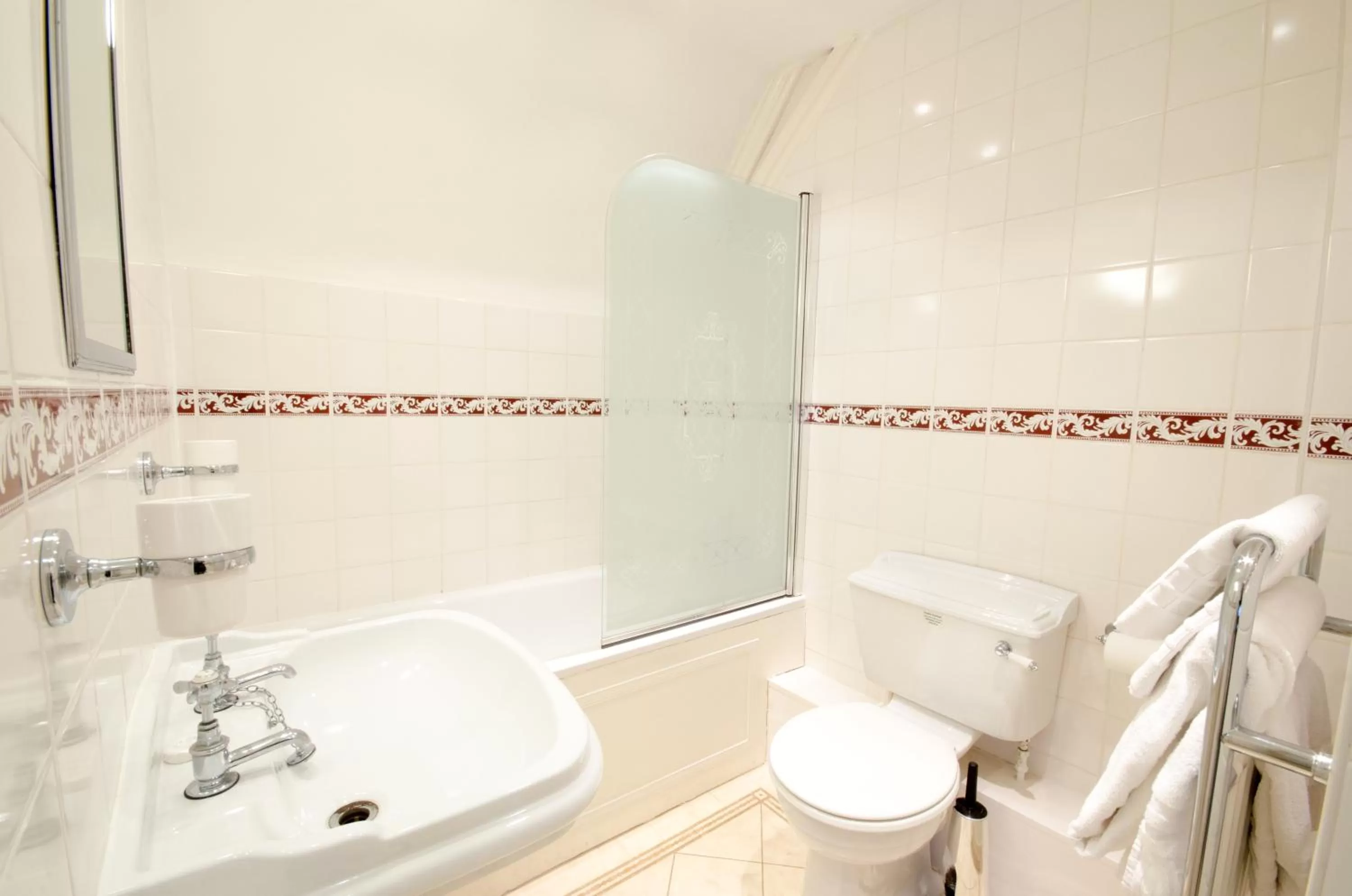 Bathroom in The Snooty Fox