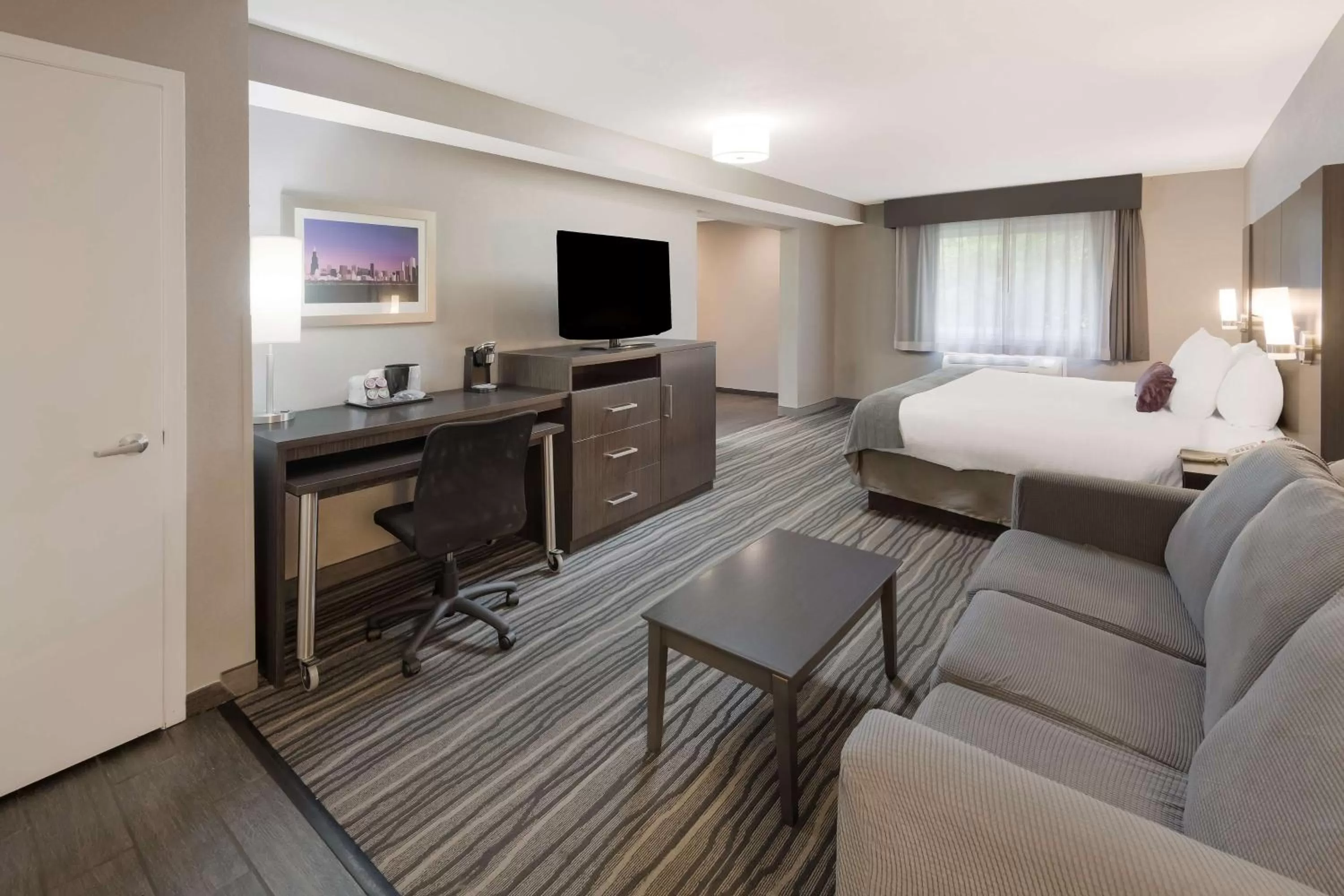 Photo of the whole room, Bed in Best Western Riverside Inn