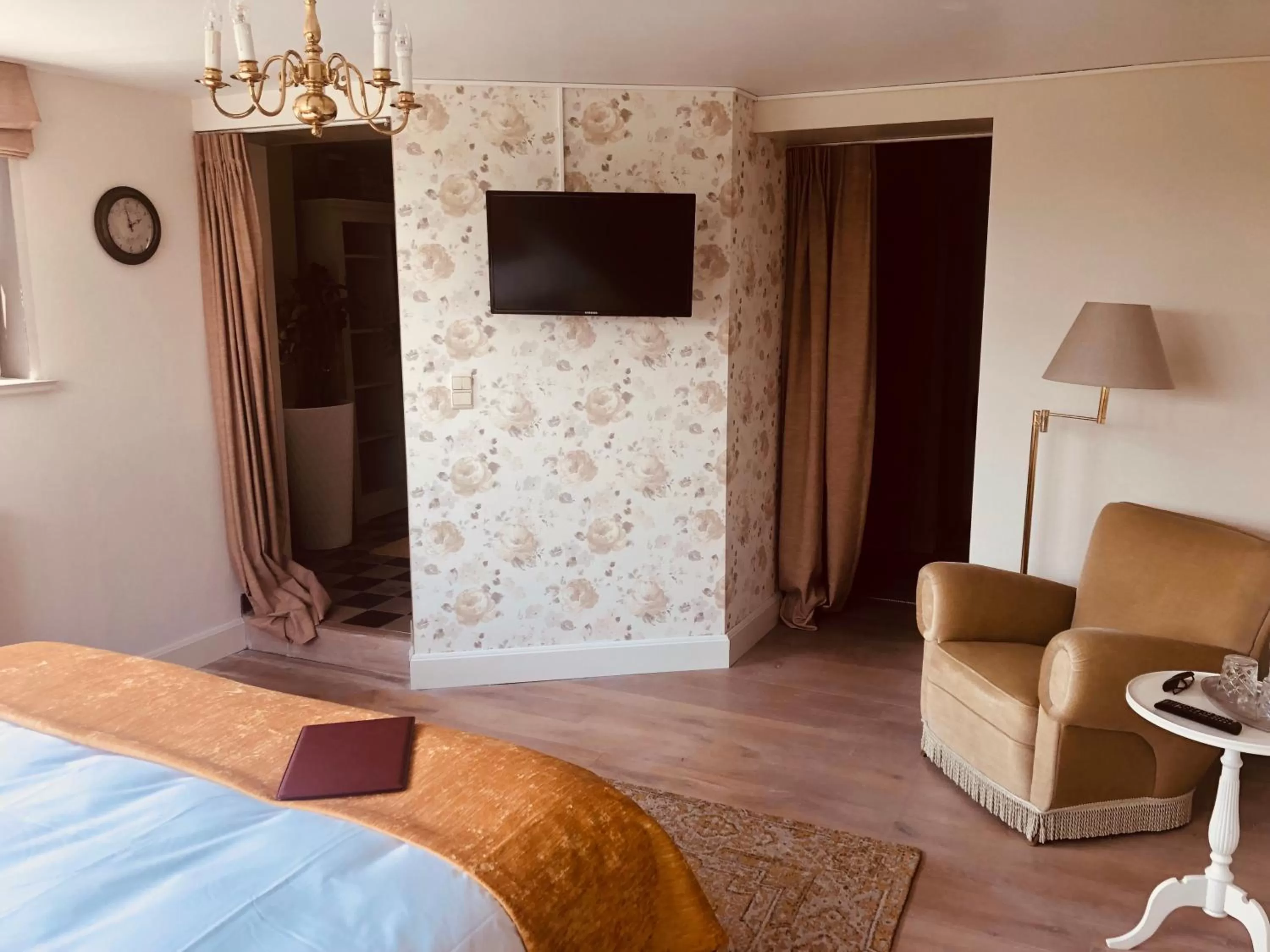 TV/Entertainment Center in Bed & Breakfast Het Zilte Zand - Westende - Middelkerke - De Kust