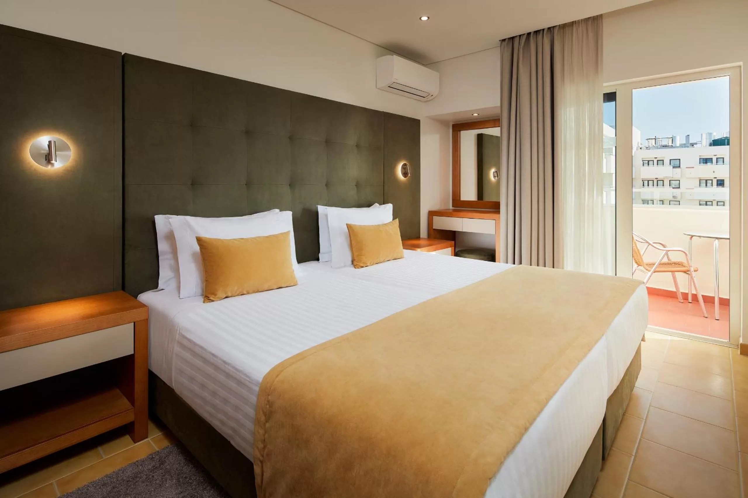 Bedroom, Bed in Albufeira Sol Hotel & Spa