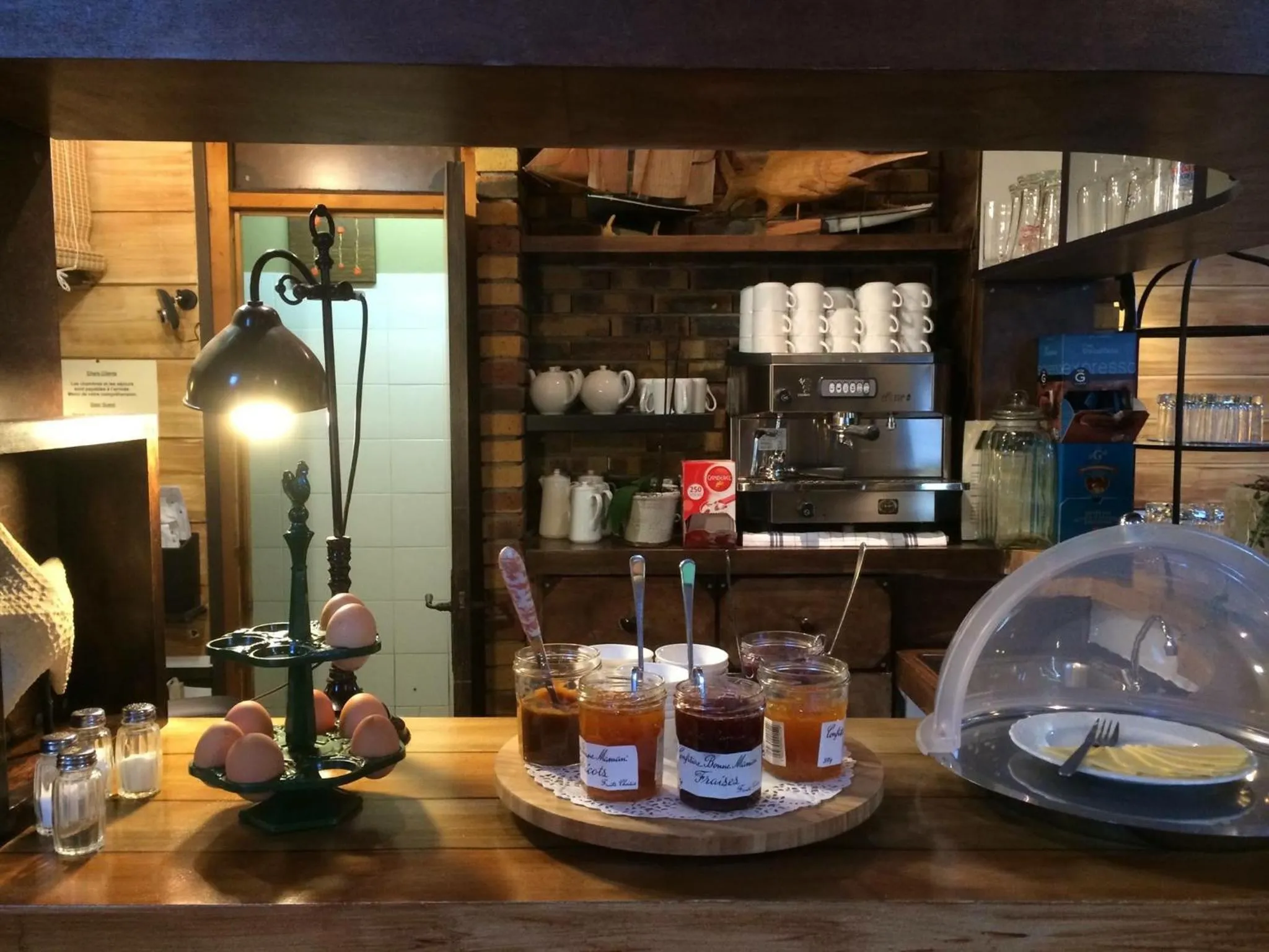 Continental breakfast in Hotel Nuit Et Jour - La Maison de Lucile