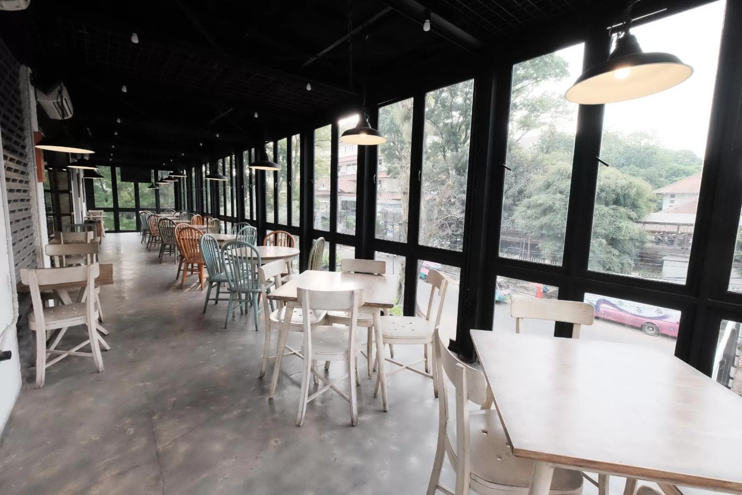 Restaurant/places to eat in Namin Dago Hotel