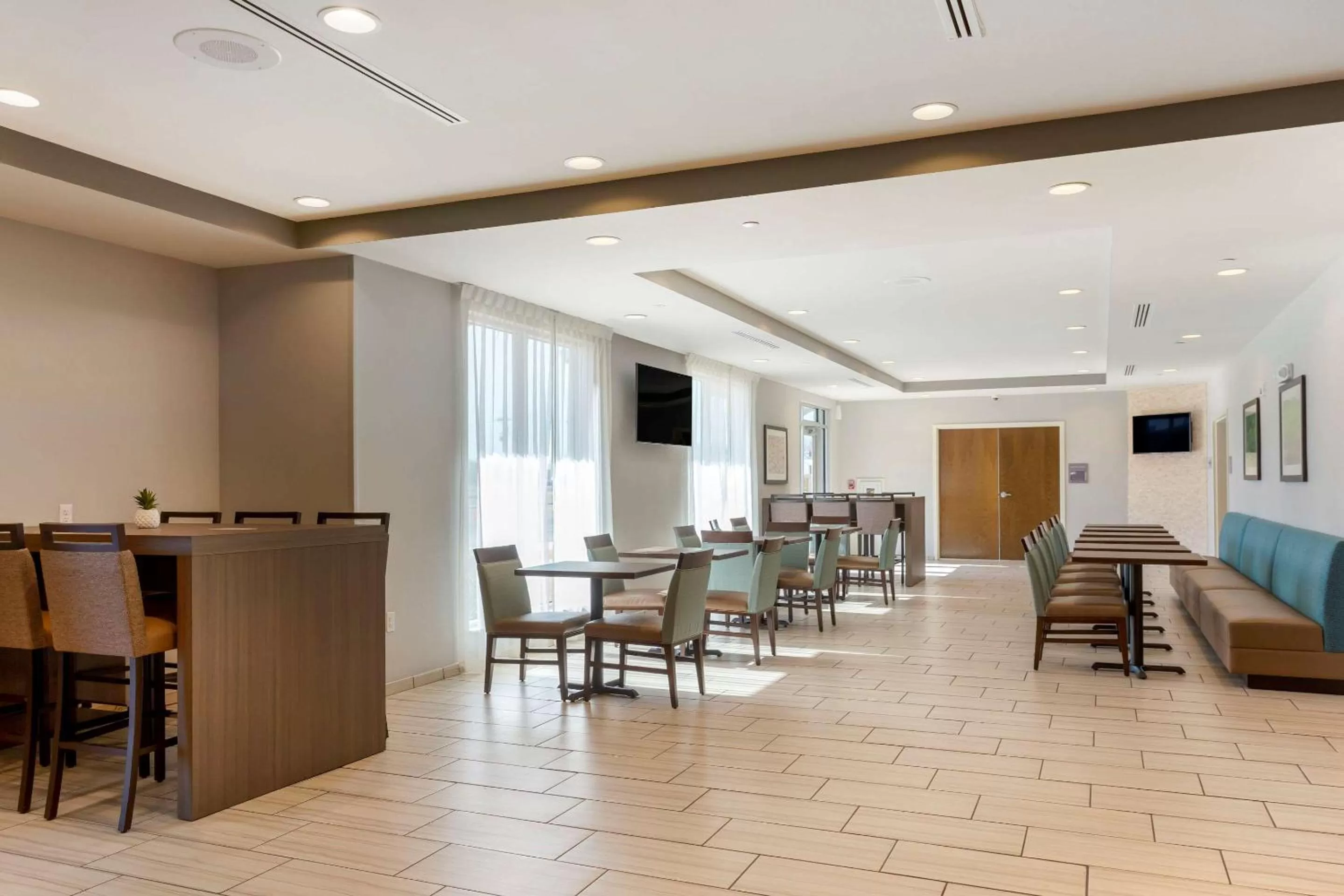 Restaurant/places to eat in Comfort Inn Jonesboro