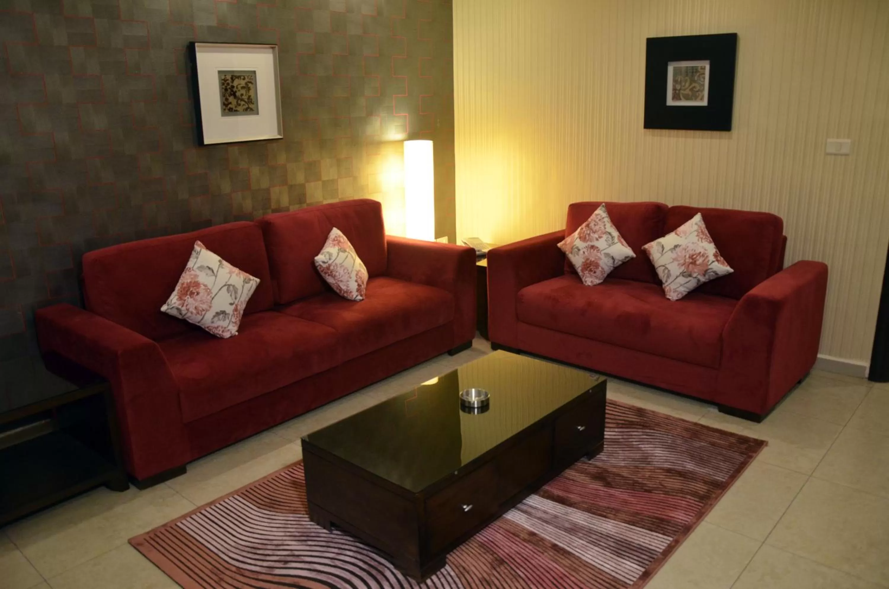 Living room in City Rose Hotel Suites