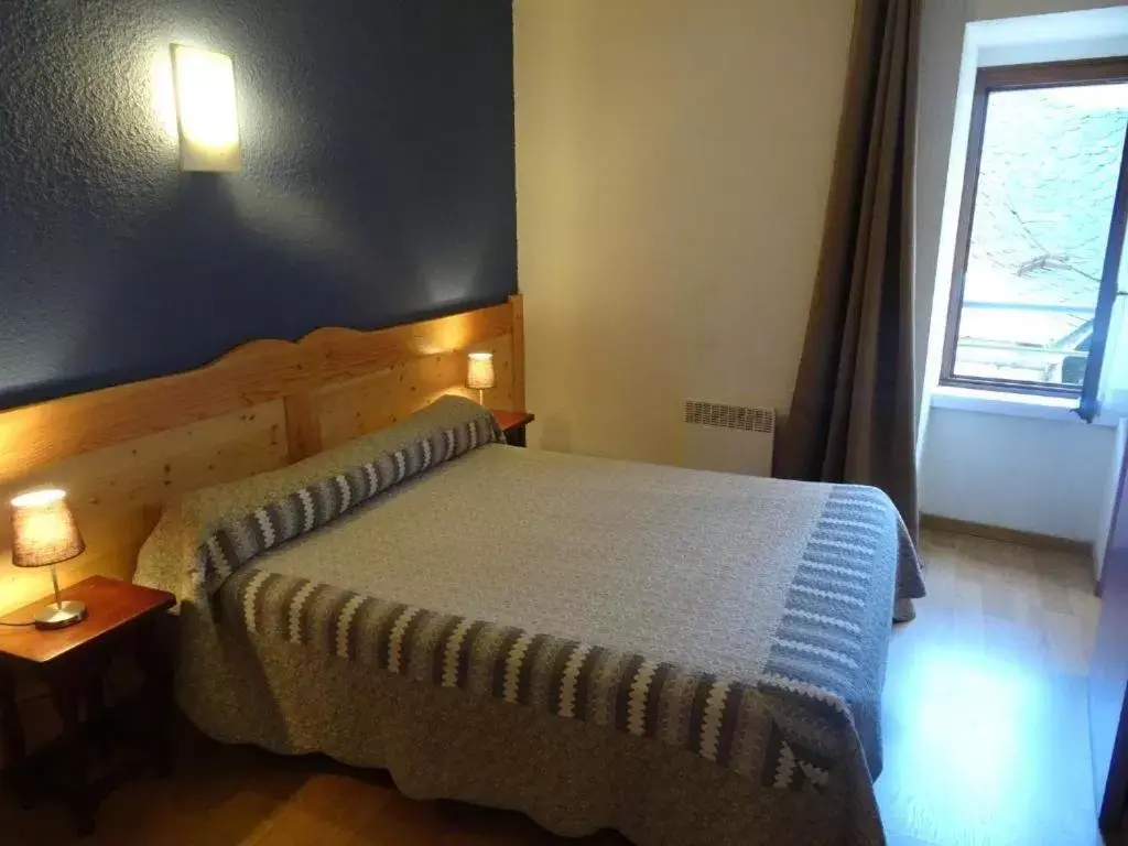 Double Room with Private Bathroom in La Citadelle Double Room with Private Bathroom in La Citadelle