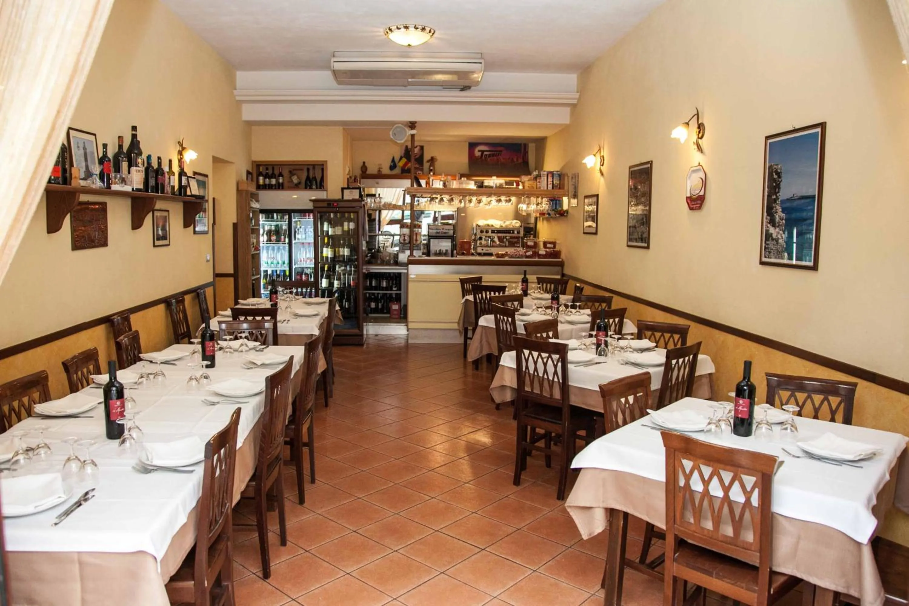 Restaurant/places to eat in Albergo Perseo