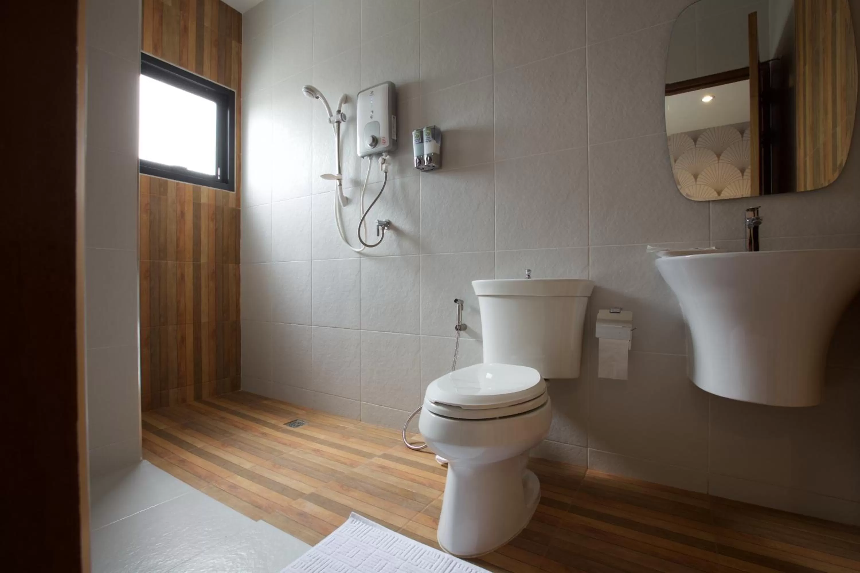 Shower in 777 Food & Bed