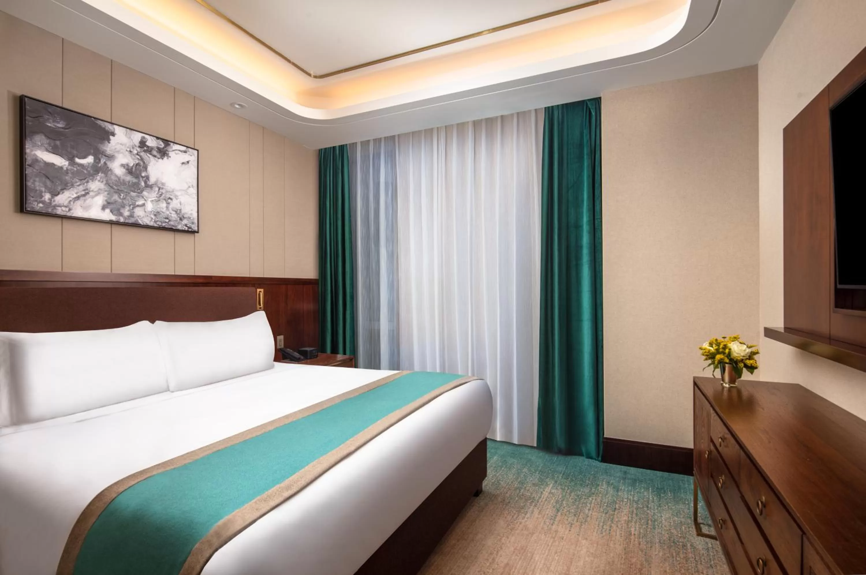 Bedroom, Bed in Blossom Hotel Houston, Curio Collection by Hilton