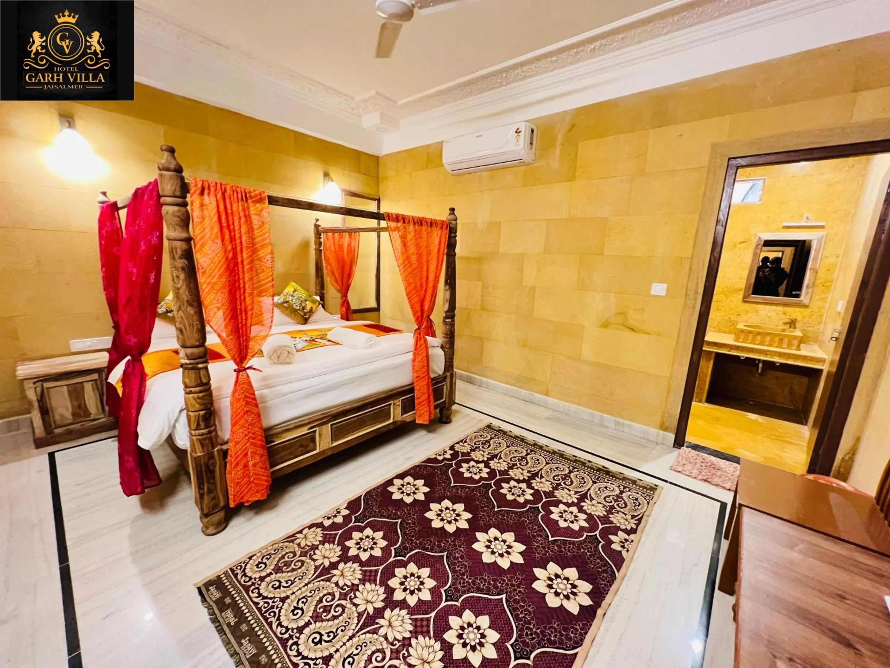 Property building, Bed in Hotel Garh Vila