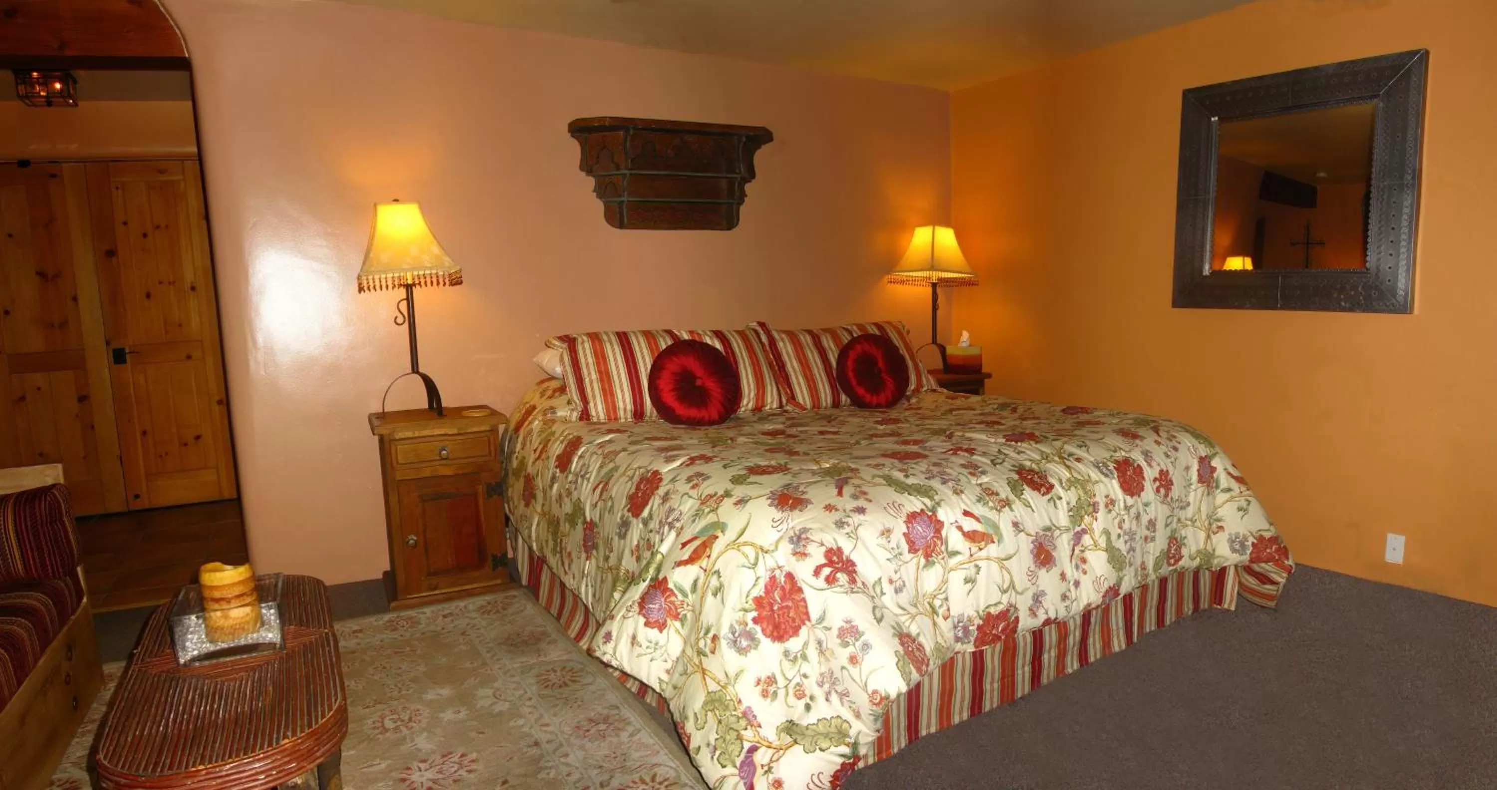 Deluxe King Studio in Casa de Tres Lunas/House of Three Moons