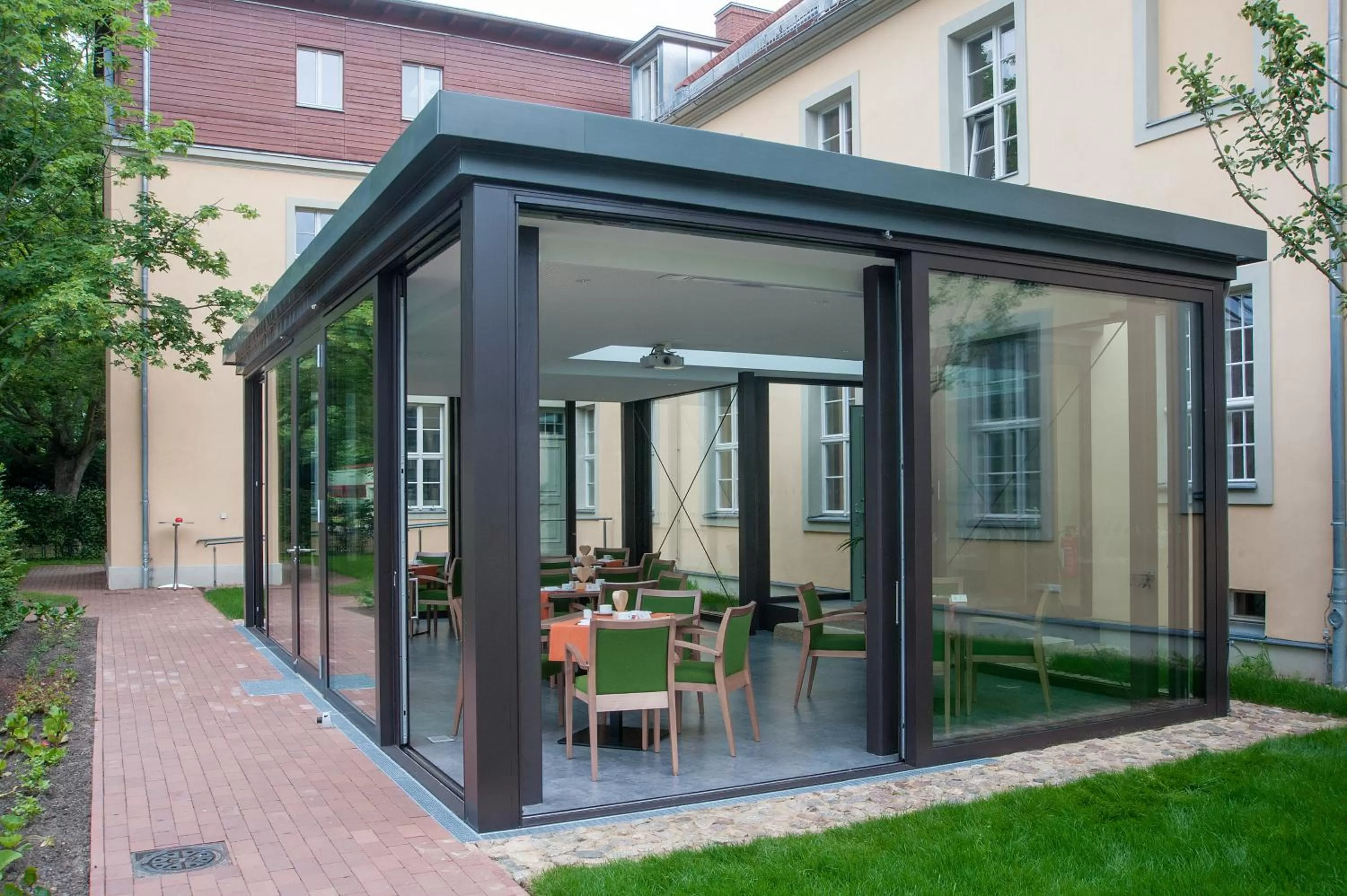 Property building in Hotel am Großen Waisenhaus