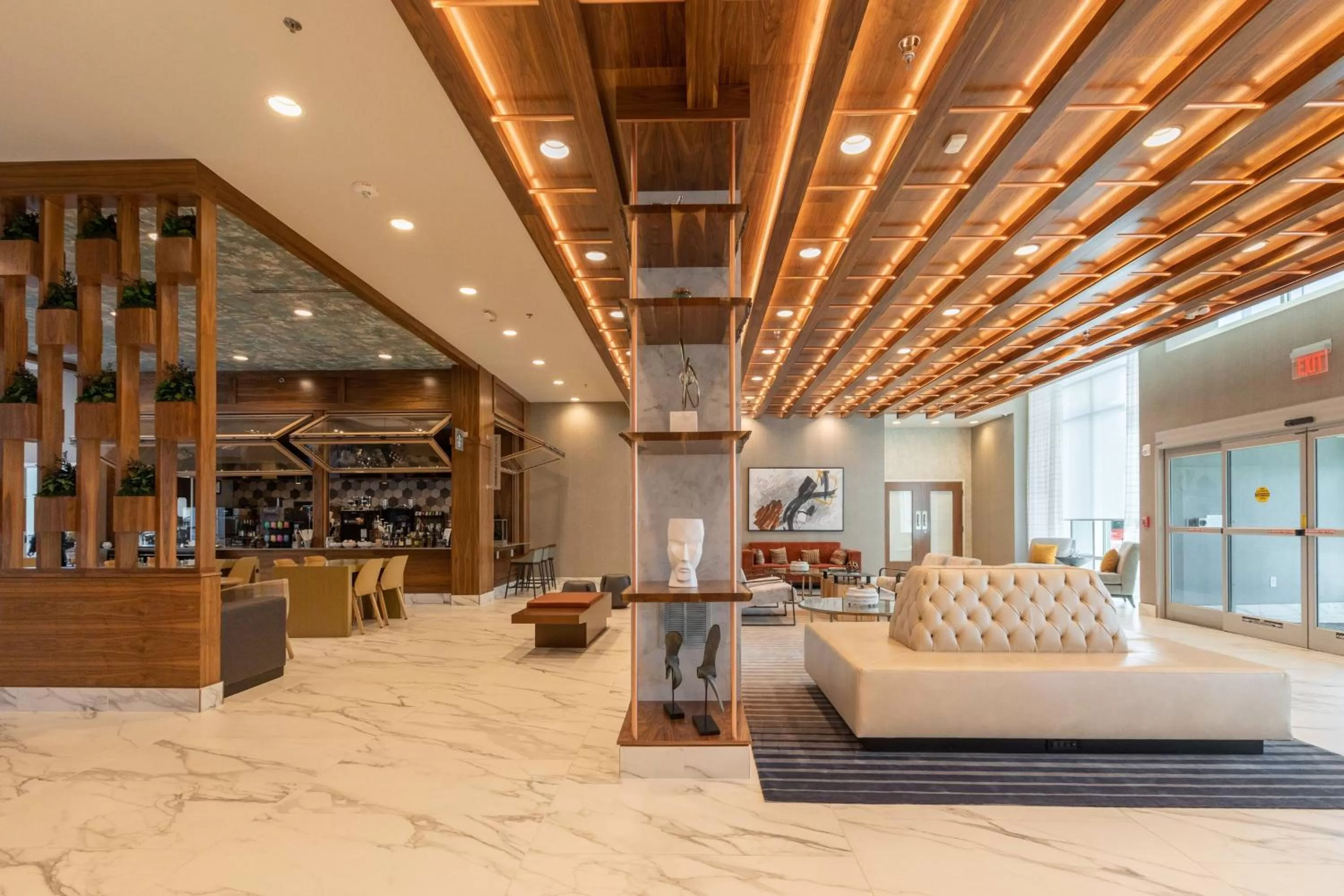 Lobby or reception in Delta Hotels by Marriott Raleigh-Durham at Research Triangle Park