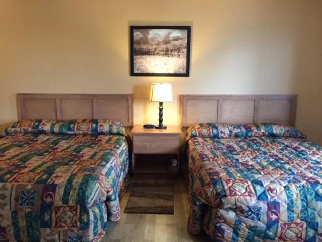 Bedroom in Carleton Motel and Coffee Shop