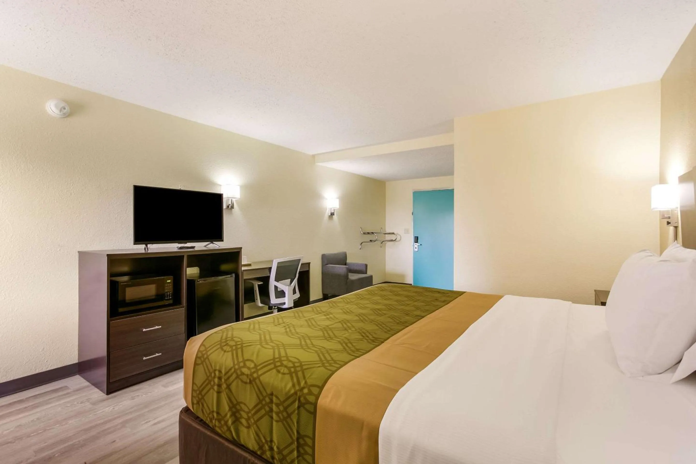 Photo of the whole room, Bed in Inn at York