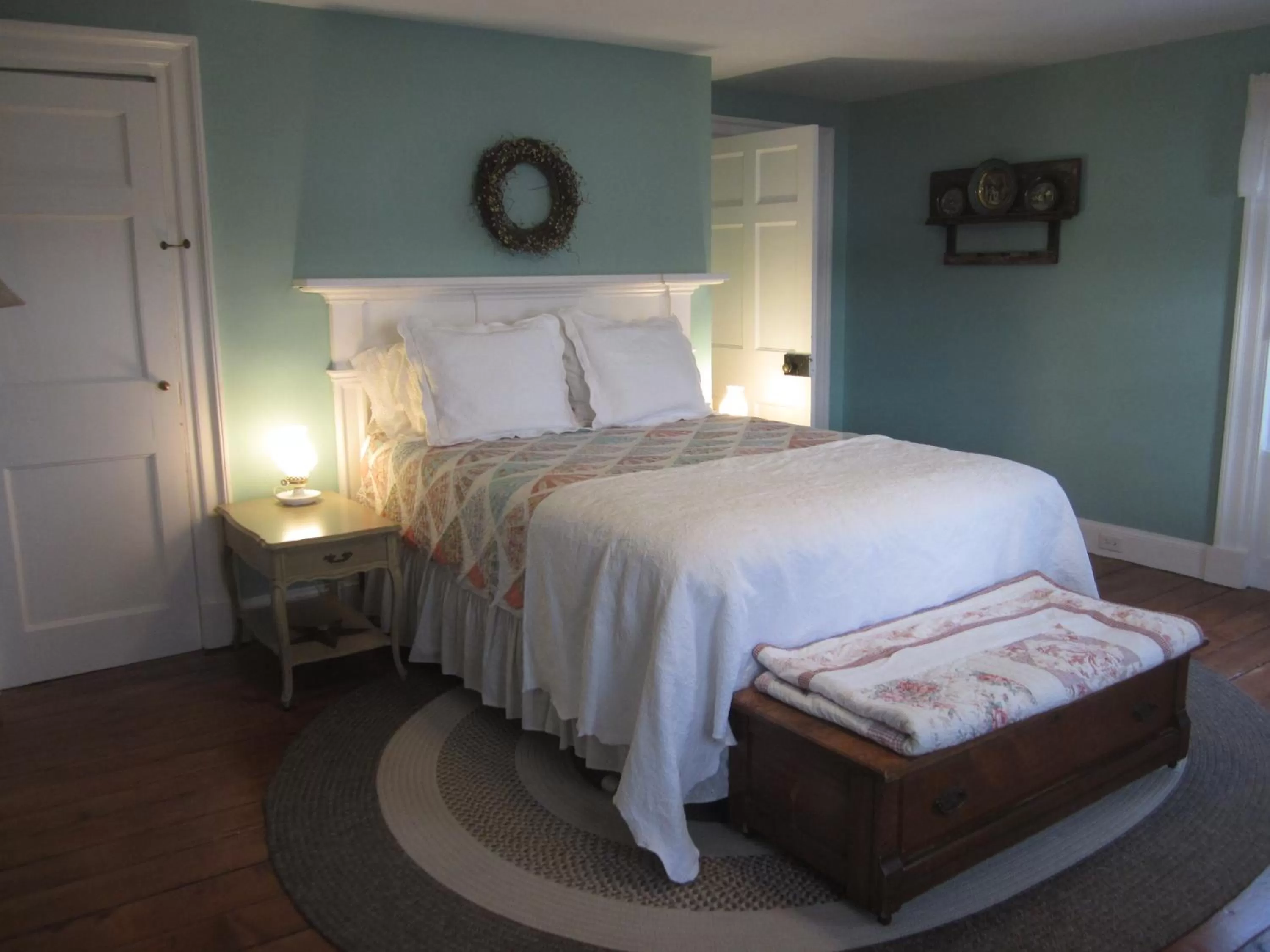 Bed in Grand Oak Manor Bed and Breakfast
