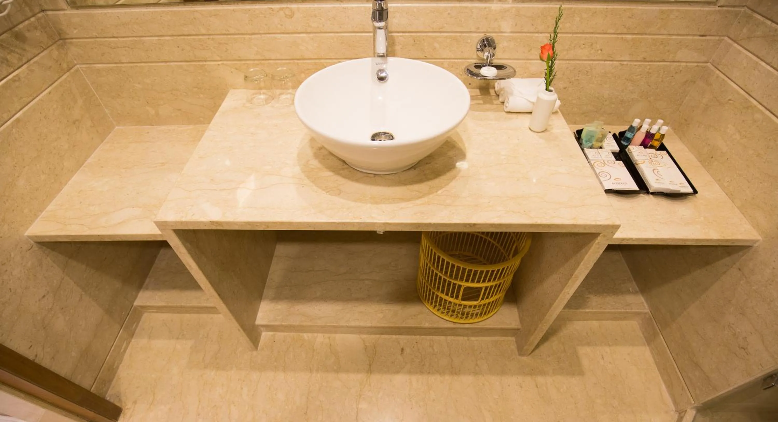 Bathroom in Kiscol Grands Hotel