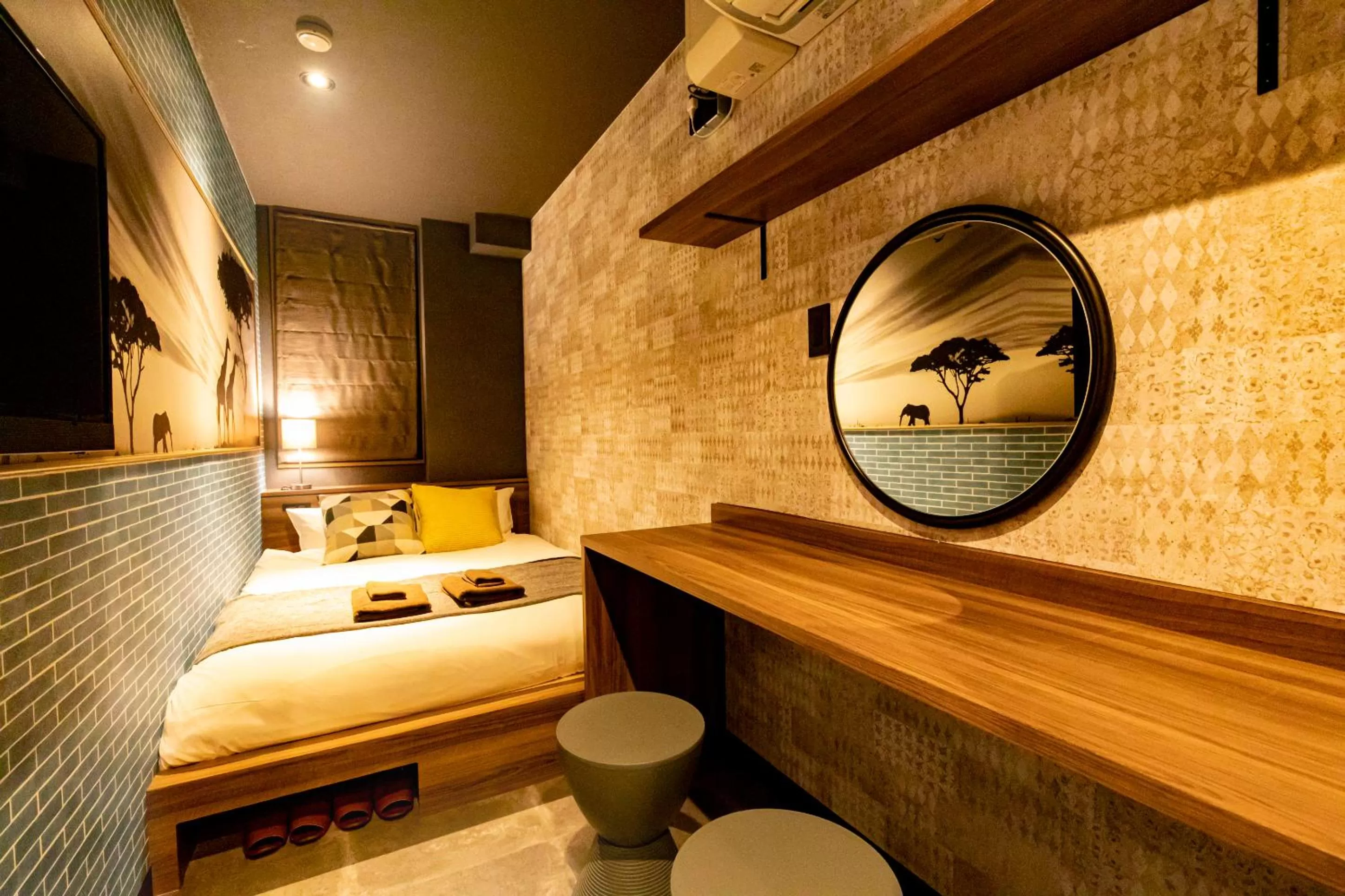 Bed in UNDER RAILWAY HOTEL AKIHABARA