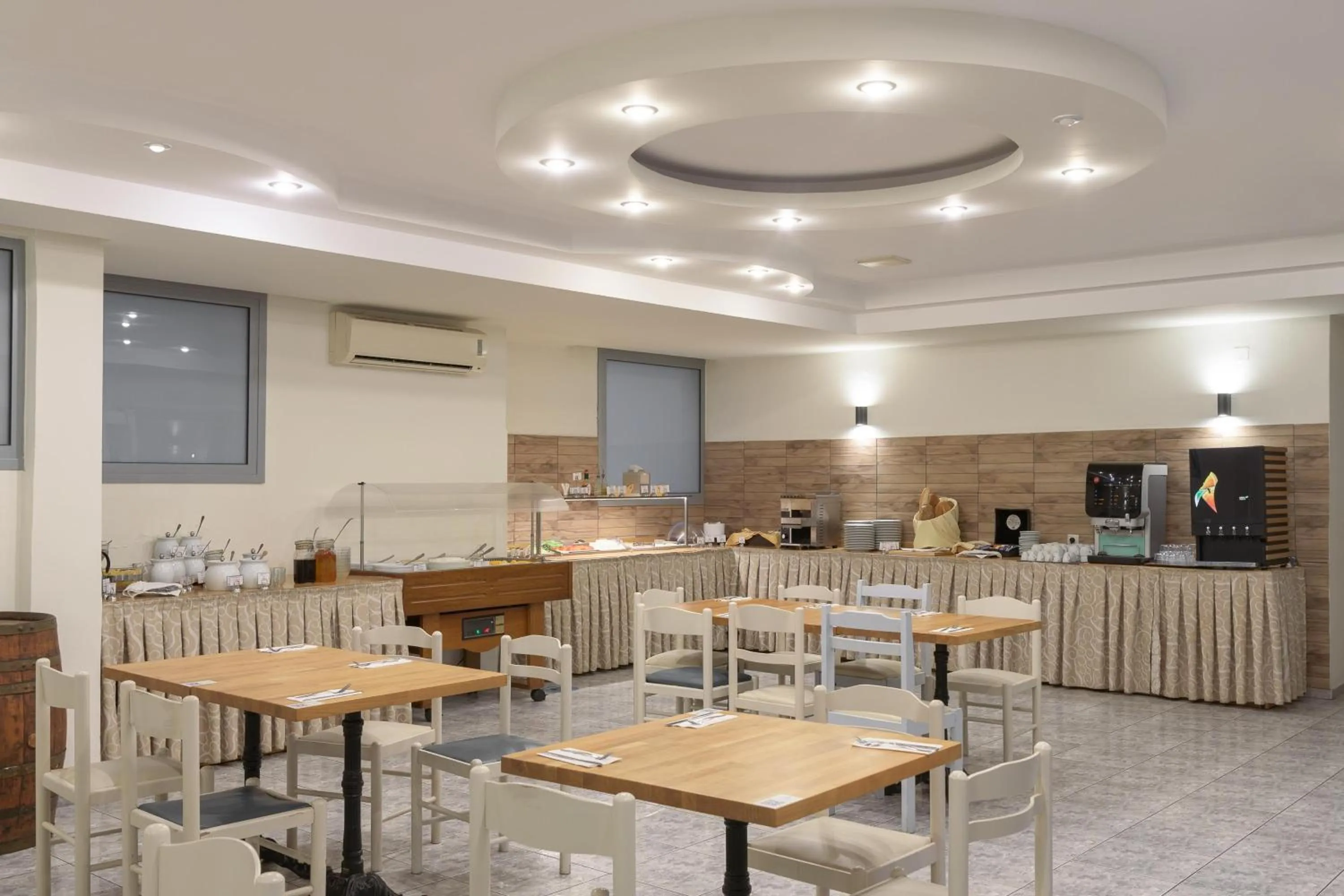 Restaurant/places to eat in Central Hersonissos Hotel