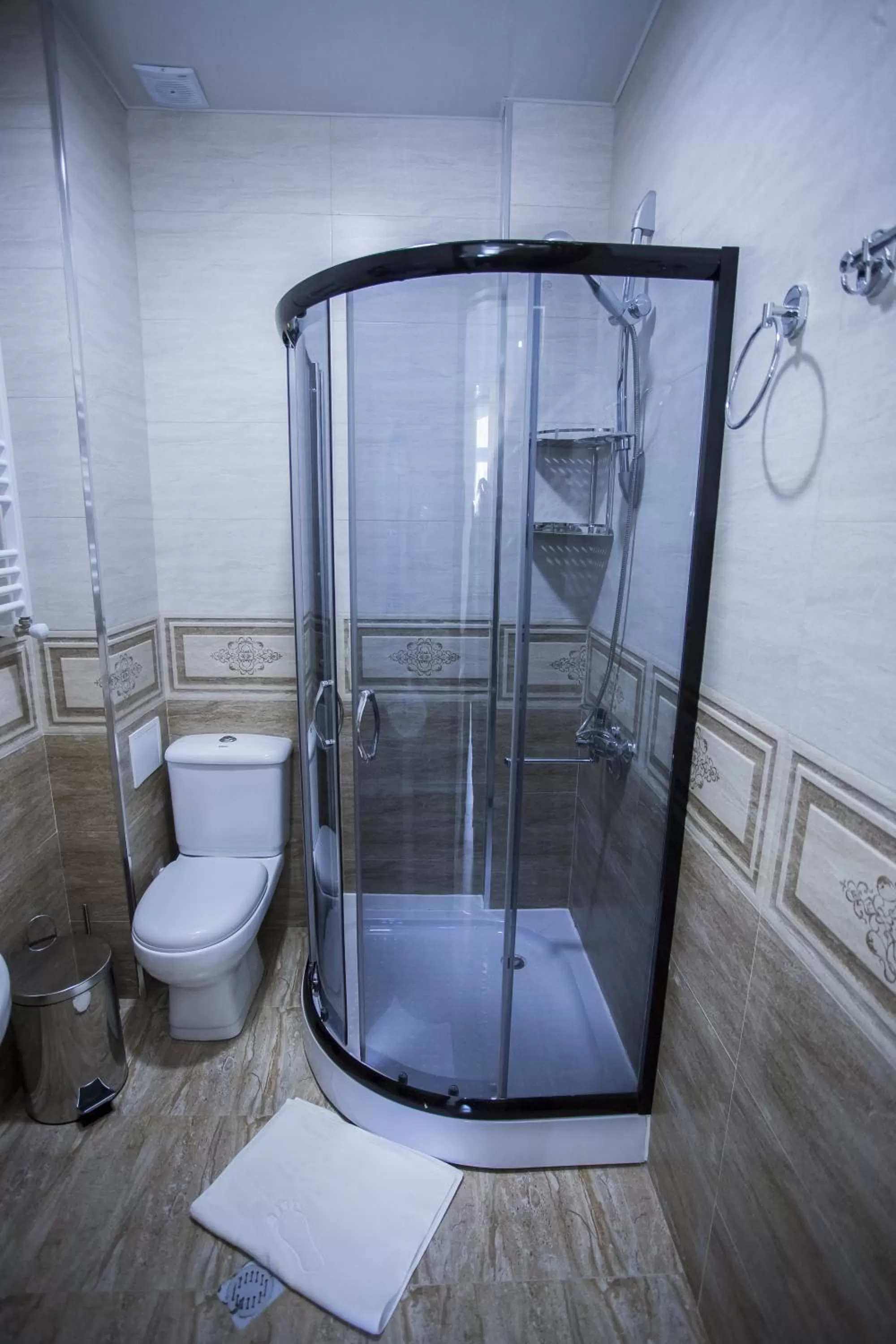 Bathroom in Hotel Garanti