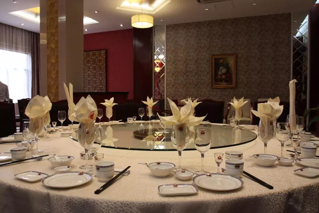 Restaurant/Places to Eat in Soluxe Club International Hotel