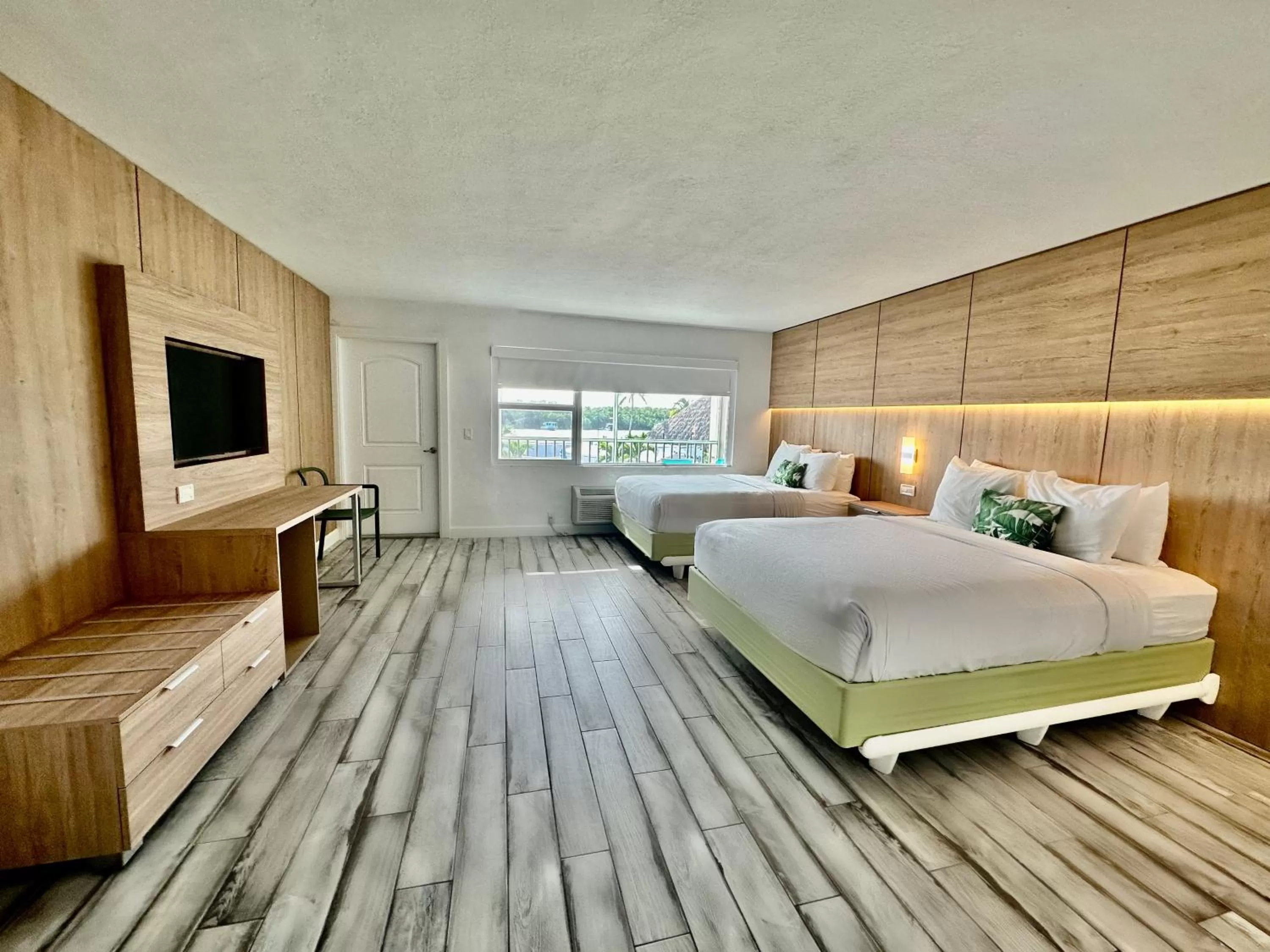 Bedroom, Bed in Gilbert's Resort & Marina