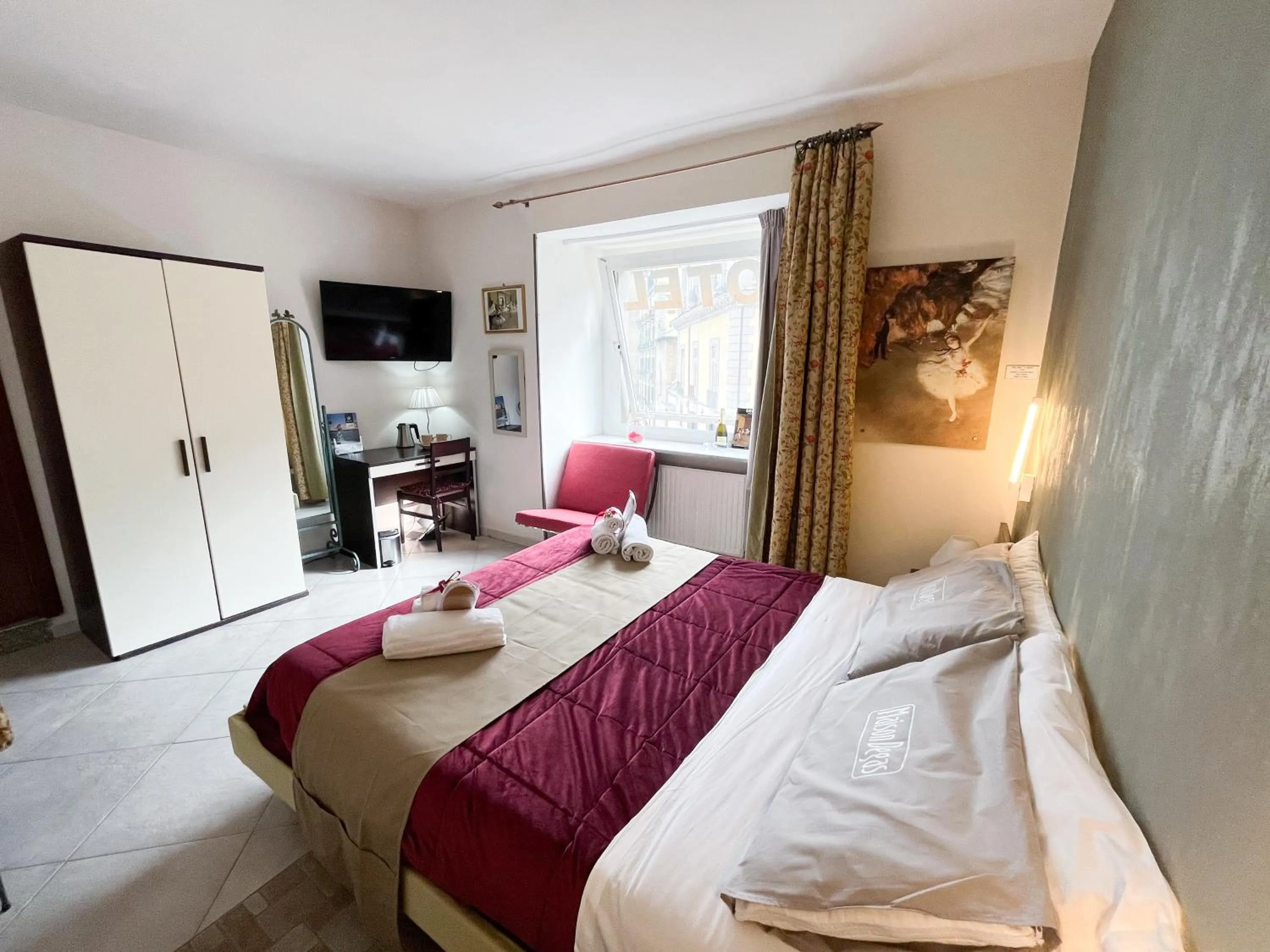 Photo of the whole room, Bed in Maison Degas-Dimora di Charme