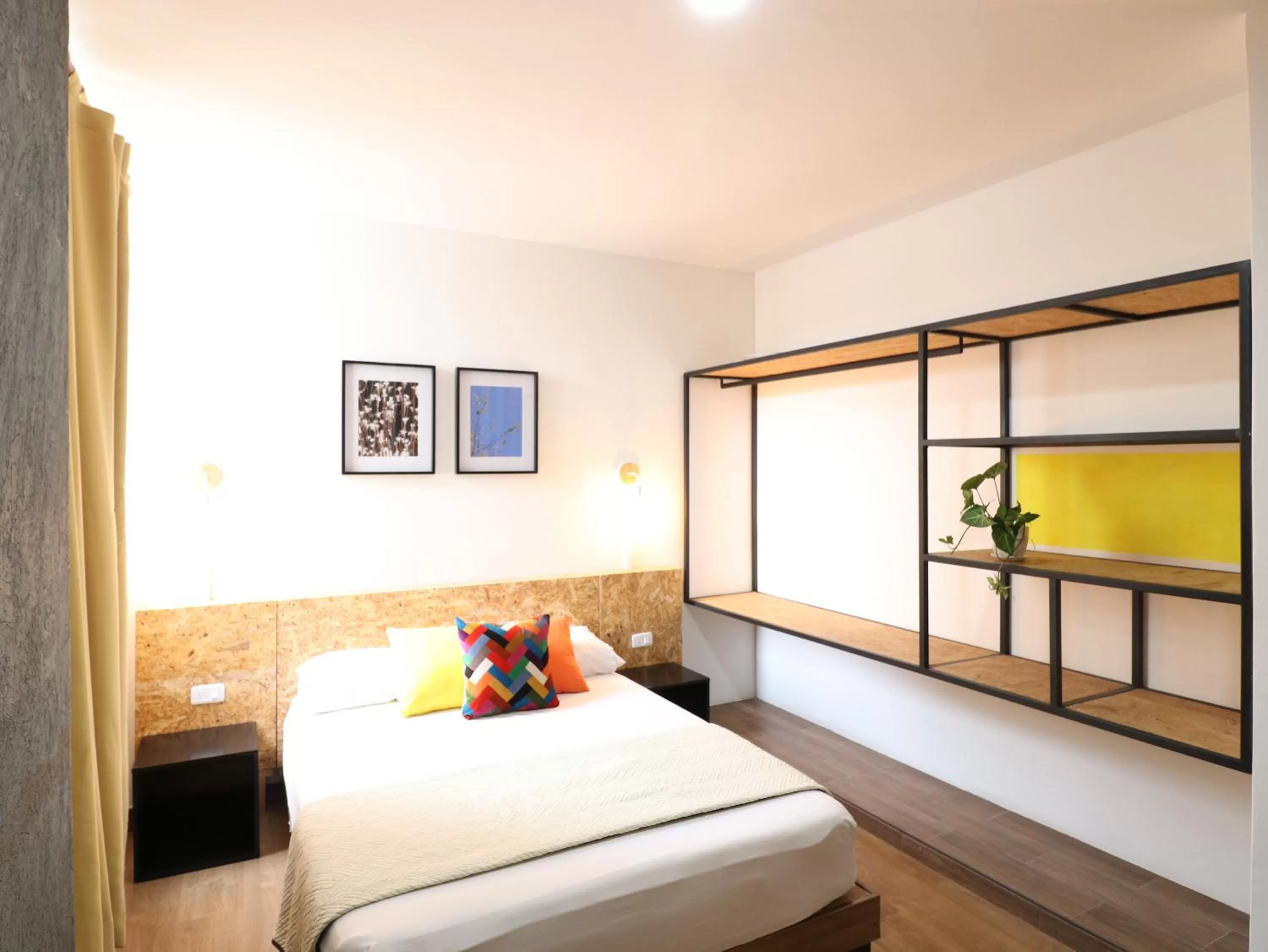 Bedroom, Bed in 554 Apartments