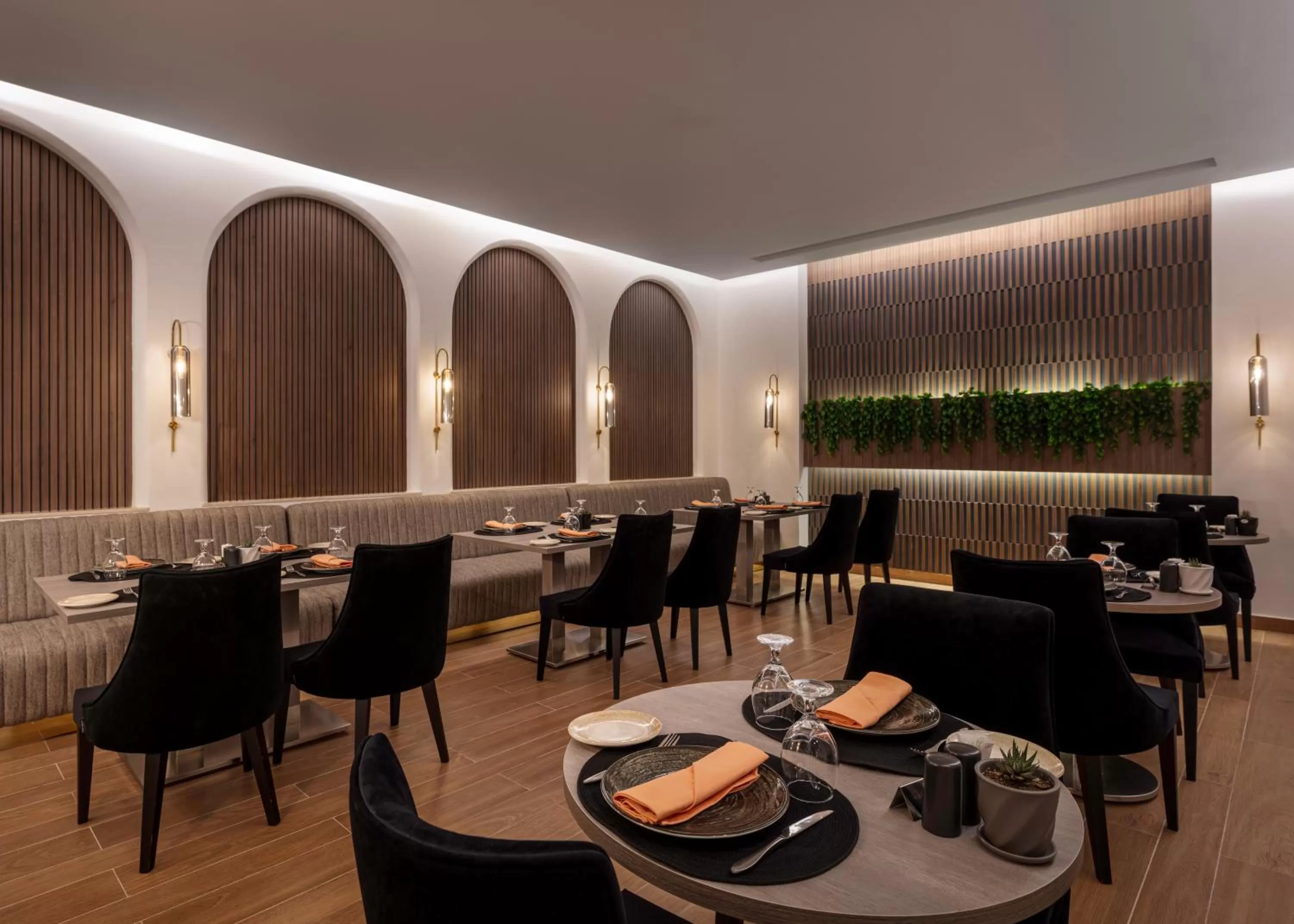 Restaurant/places to eat in Steigenberger Nile Palace Luxor - Convention Center